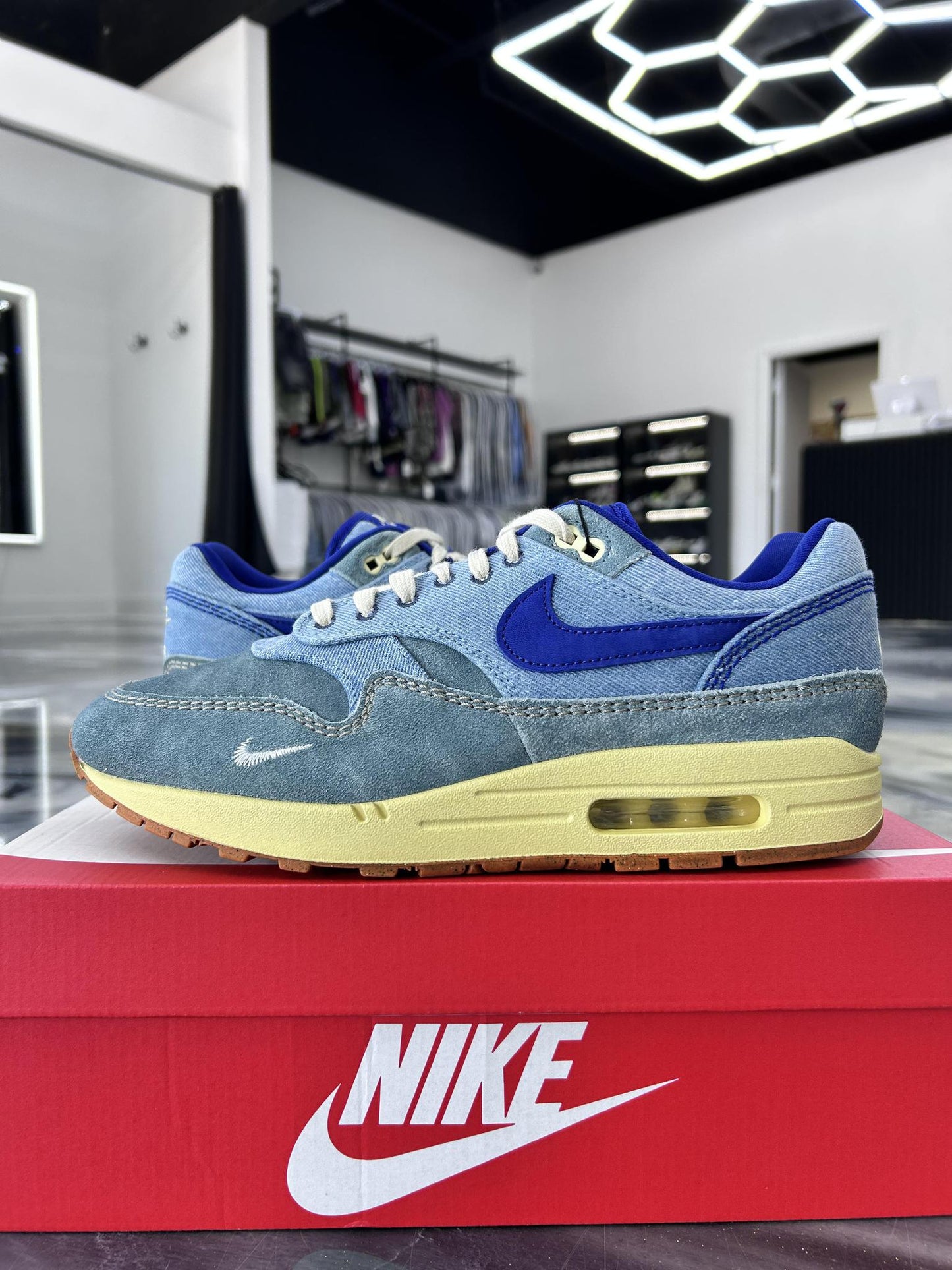 Nike Air Max 1 "Dirty Denim" Used Size 11