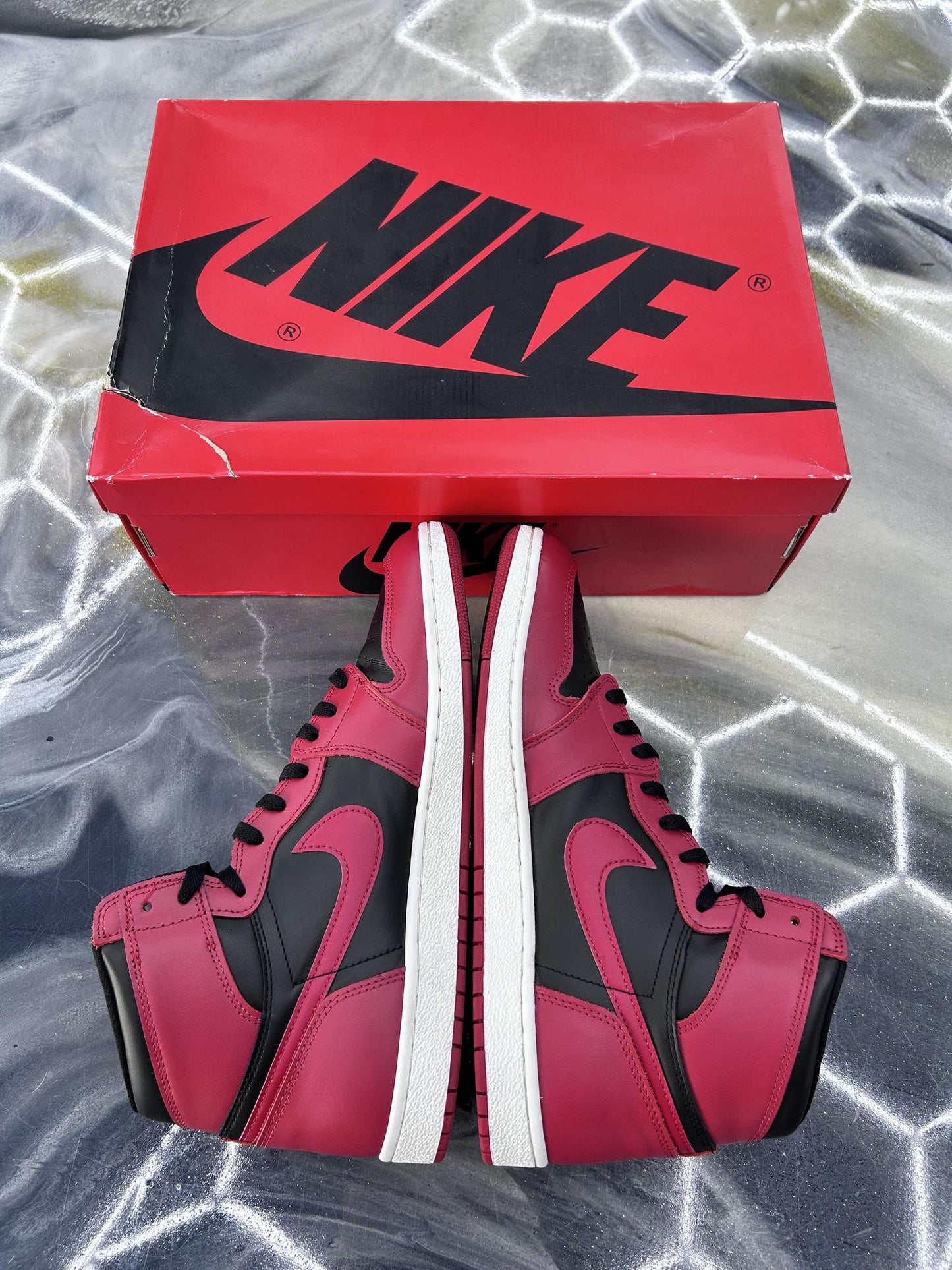 Jordan 1 "Varsity Red" Used Size 13