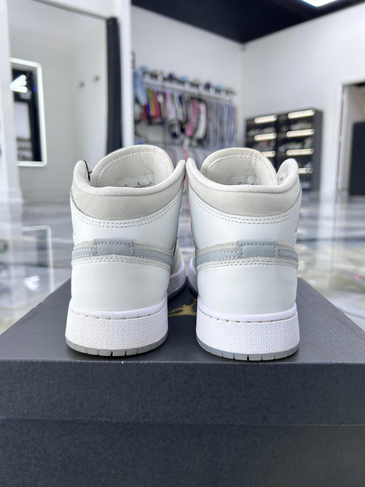 Jordan 1 Mid "White Metallic" Used Size 5Y/6.5W