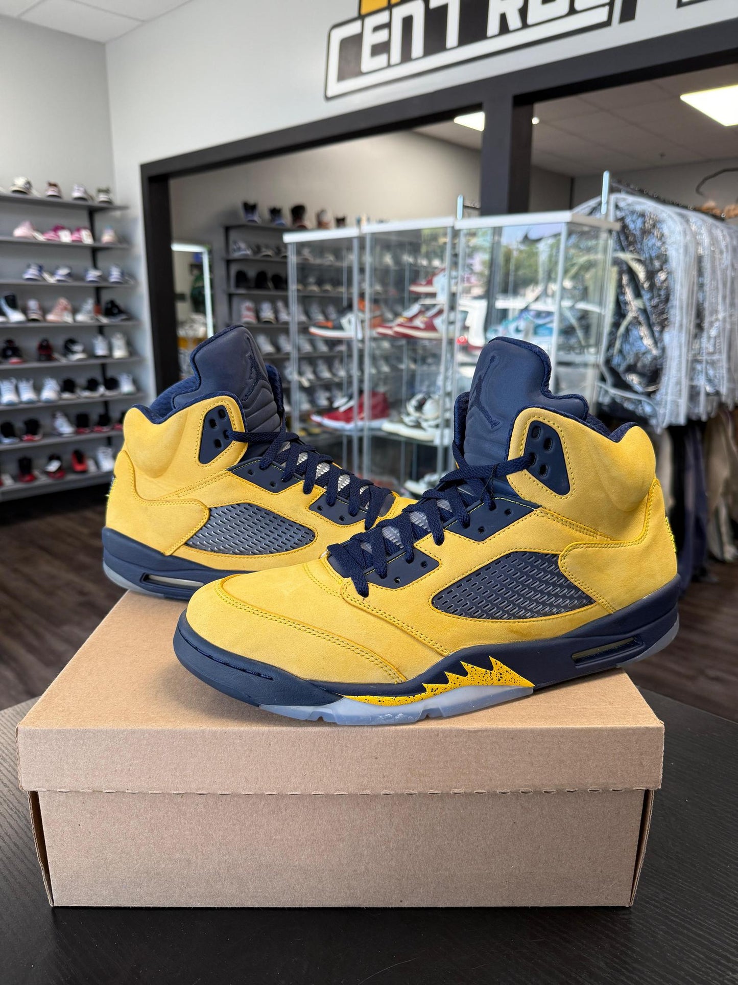 Jordan 5 "Michigan" Used Size 14