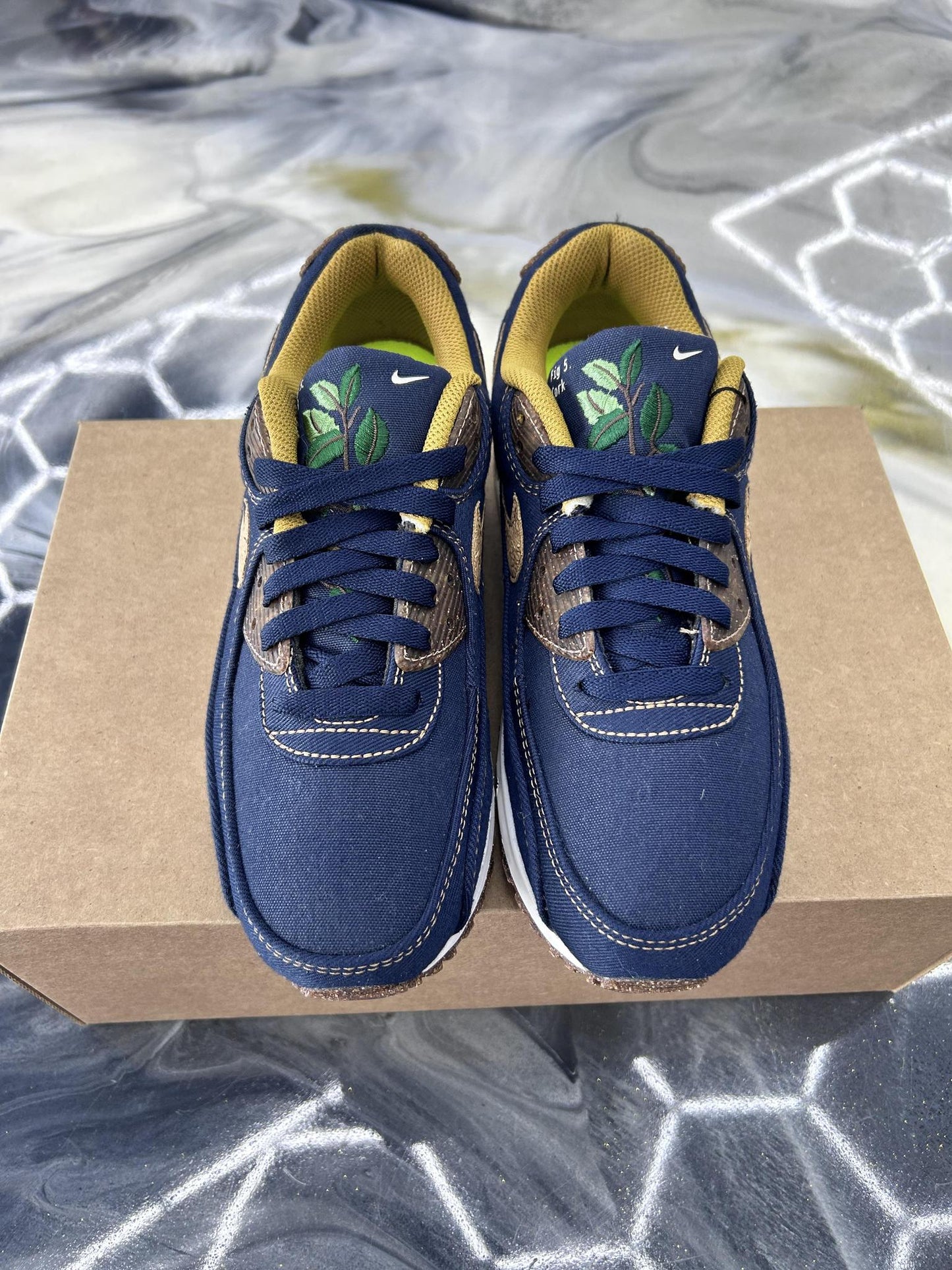 Nike Air Max 90 "Obsidian Cork" Used Size 6Y/7.5W