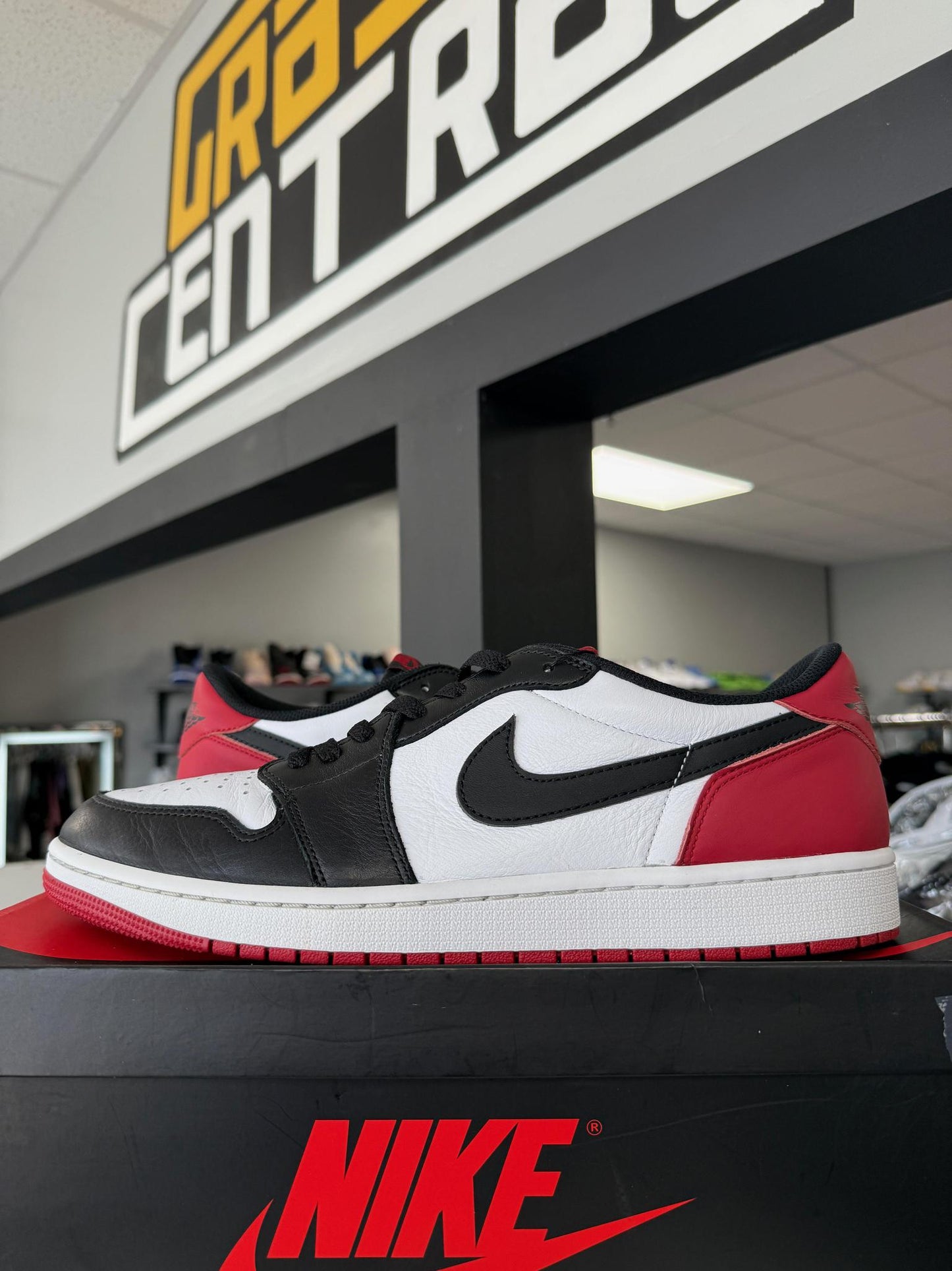 Jordan 1 Low "Black Toe" Used Size 13