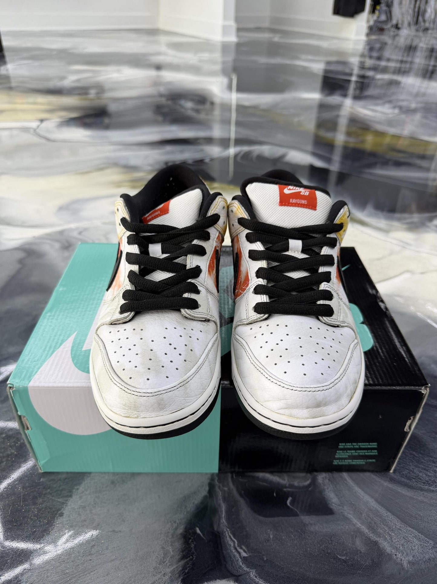 Dunk Low SB "Raygun" Used Size 10