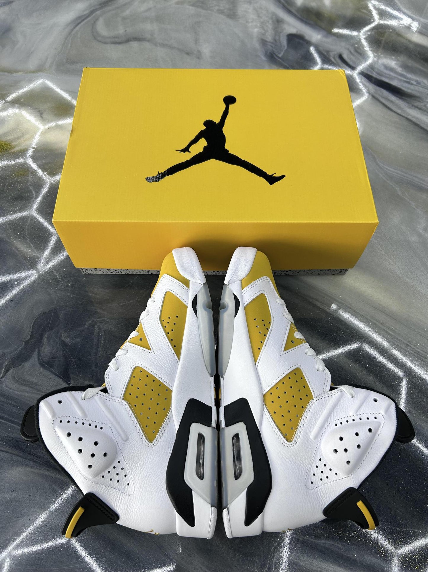 Jordan 6 "Yellow Ochre" Used Size 9.5