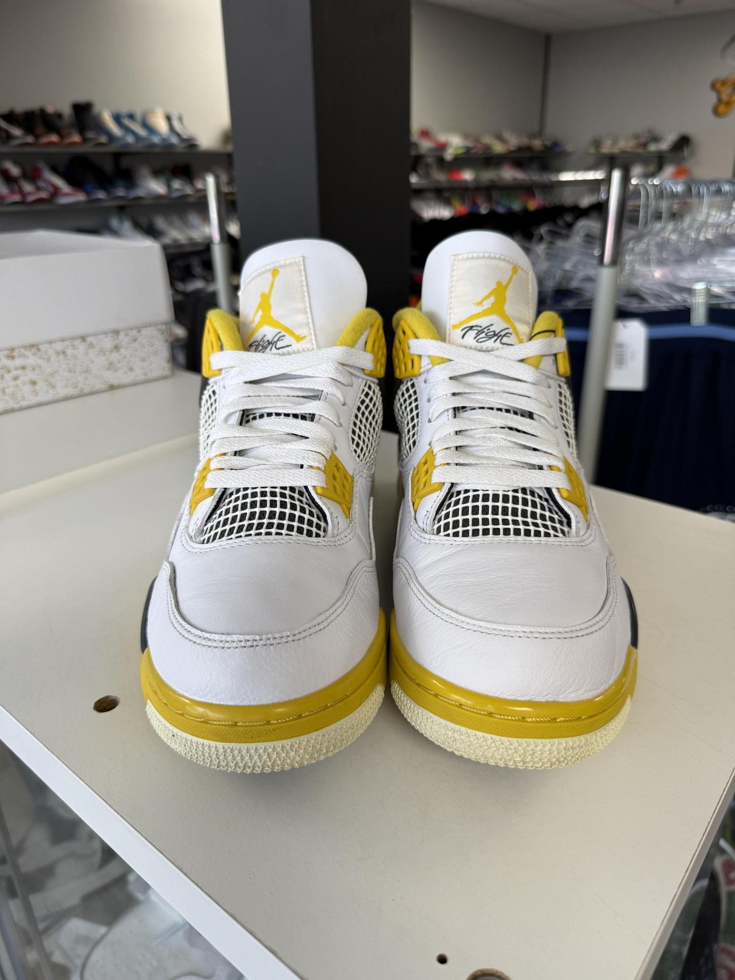 Jordan 4 "Vivid Sulfur" Used Size 10.5