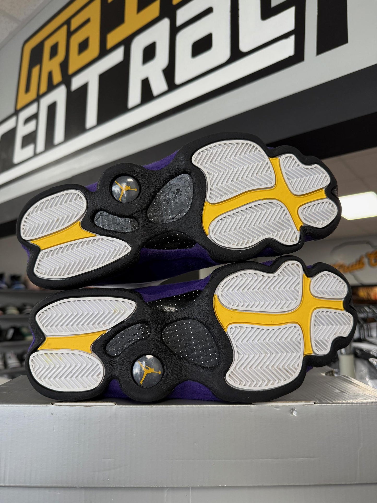 Jordan 13 "Lakers" Used Size 8.5