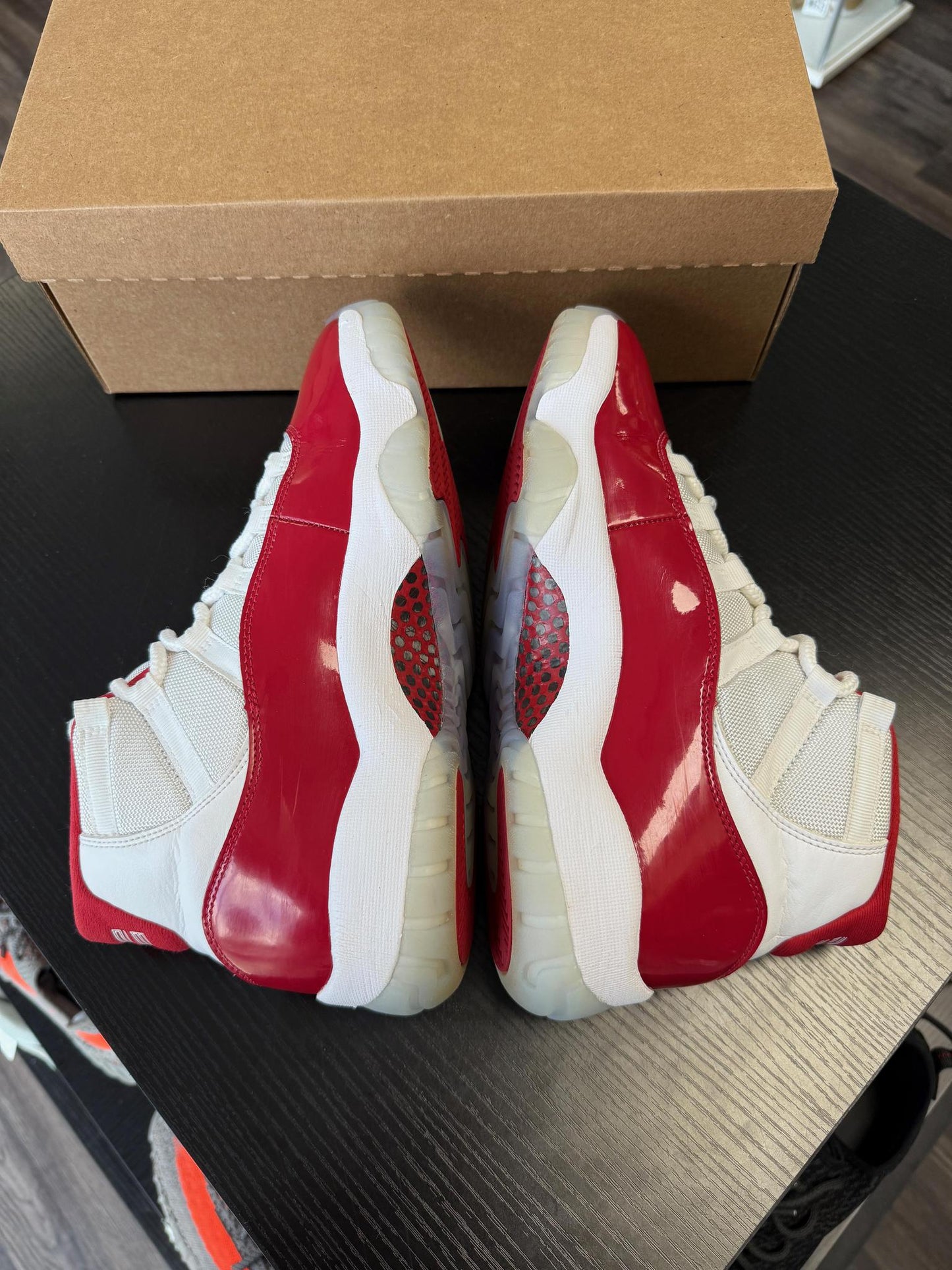 Jordan 11 Cherry Used Size 8.5