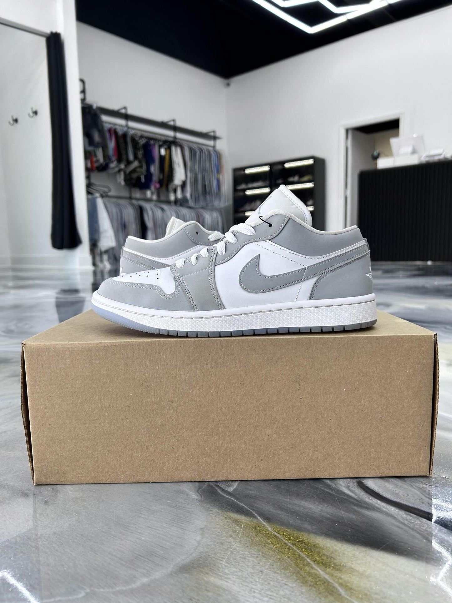Jordan 1 Low "Wolf Grey" Used Size 7Y/8.5W