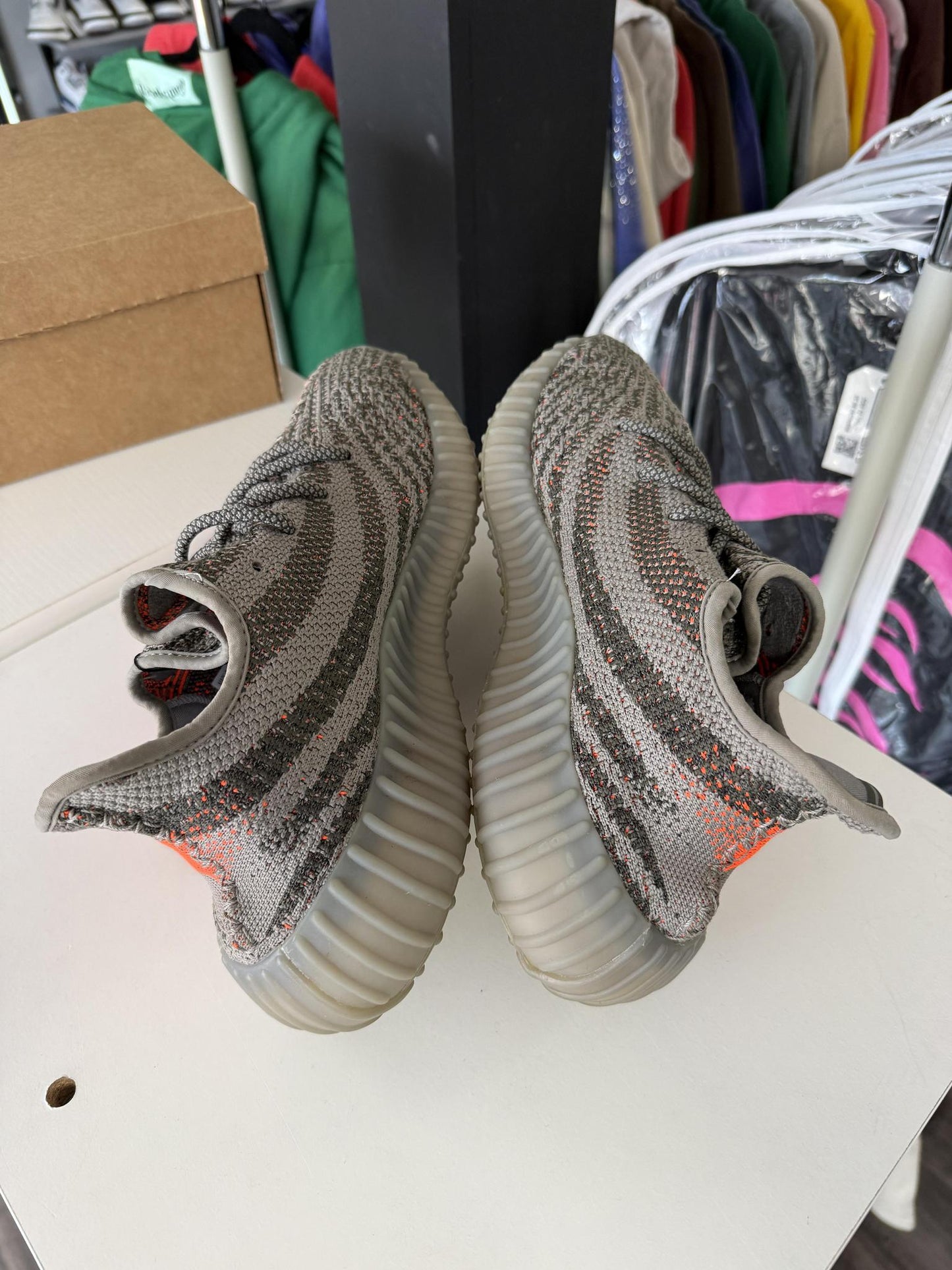 Yeezy 350 V2 "Carbon Beluga" Used Size 11.5