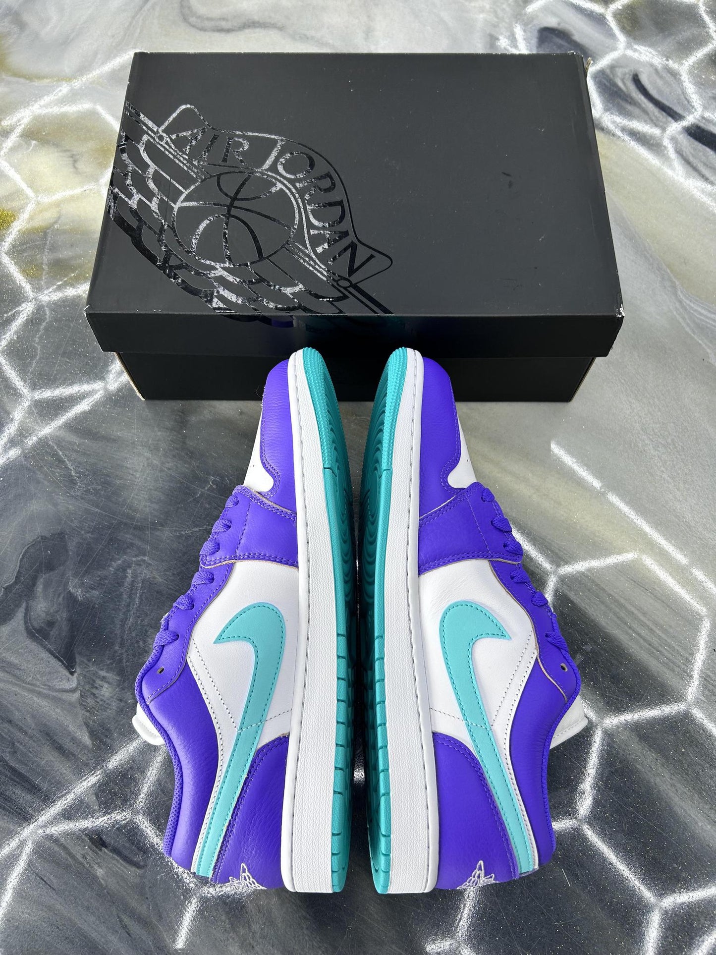 Jordan 1 Low "Psychic Purple Jade" Used Size 13