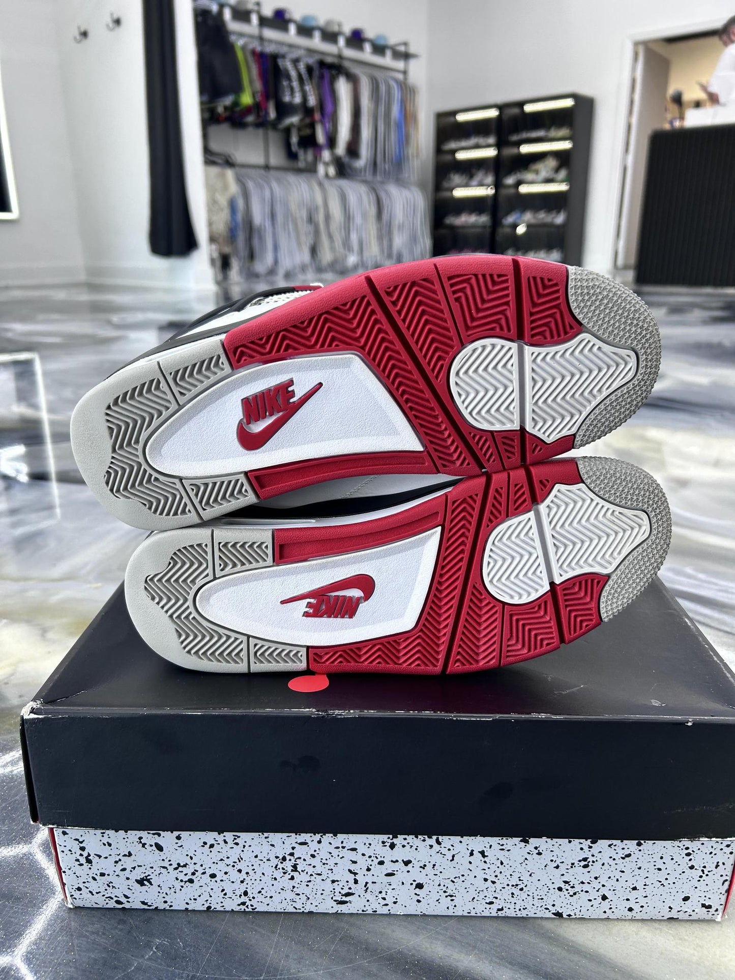 Jordan 4 "Fire Red" Used Size 8