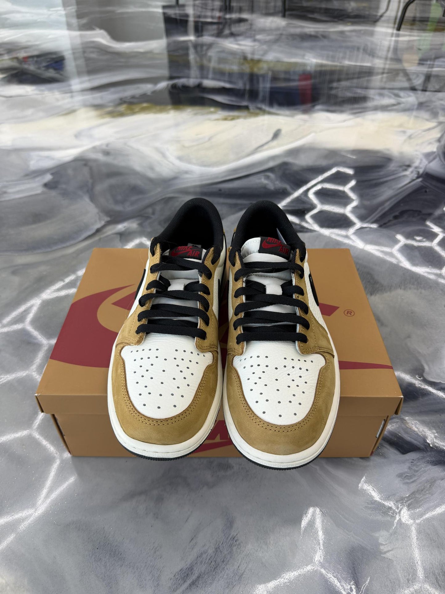 Jordan 1 Low "Rookie Of The Year" Used Size 10.5