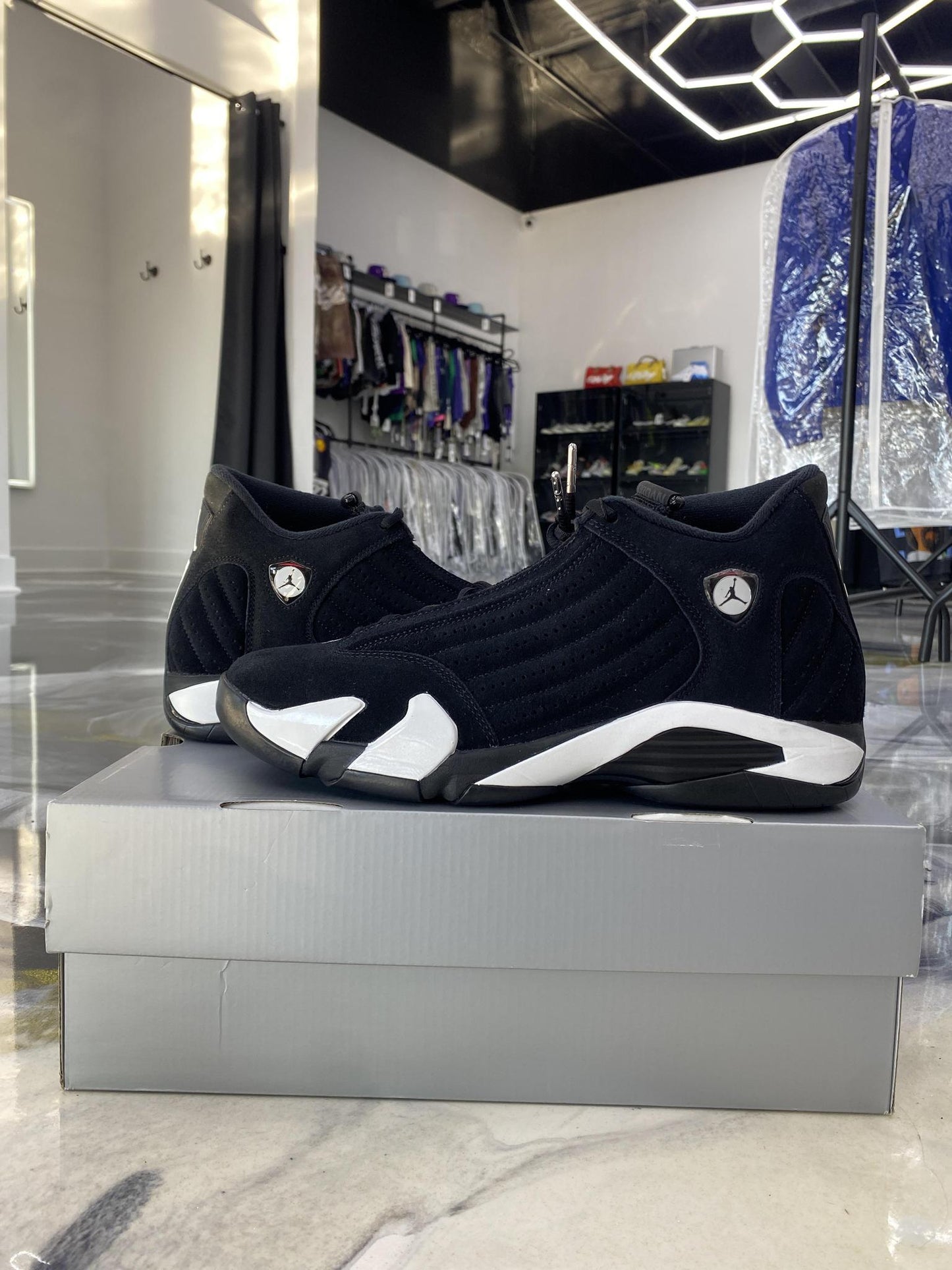 Jordan 14 "Black White" Used Size 11