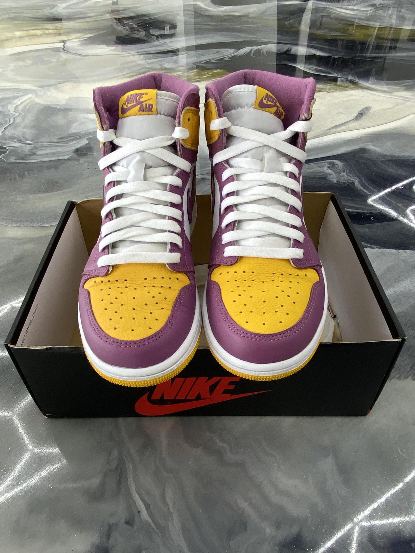 Jordan 1 "Brotherhood" Used Size 8.5