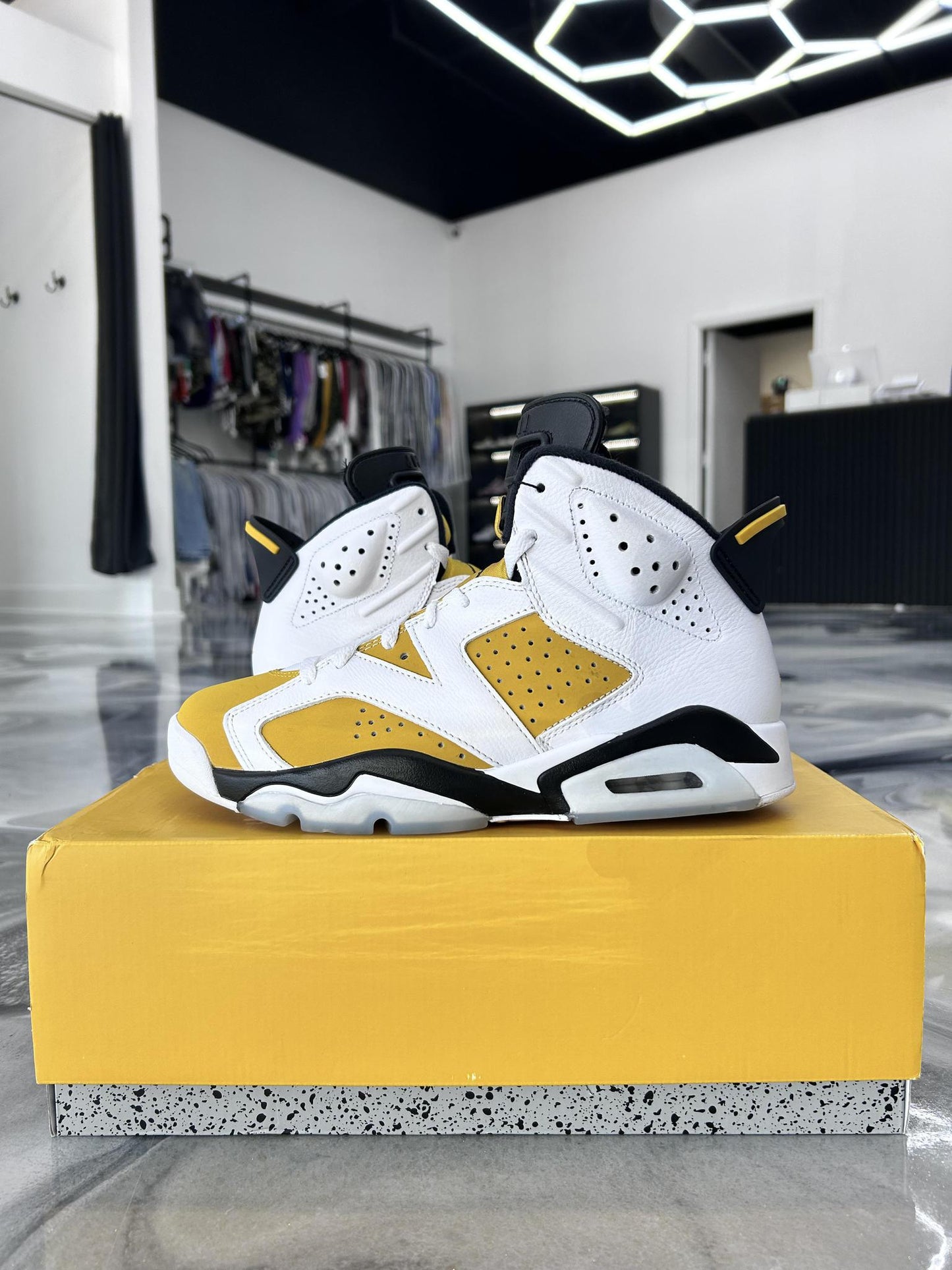 Jordan 6 "Yellow Ochre" Used Size 8