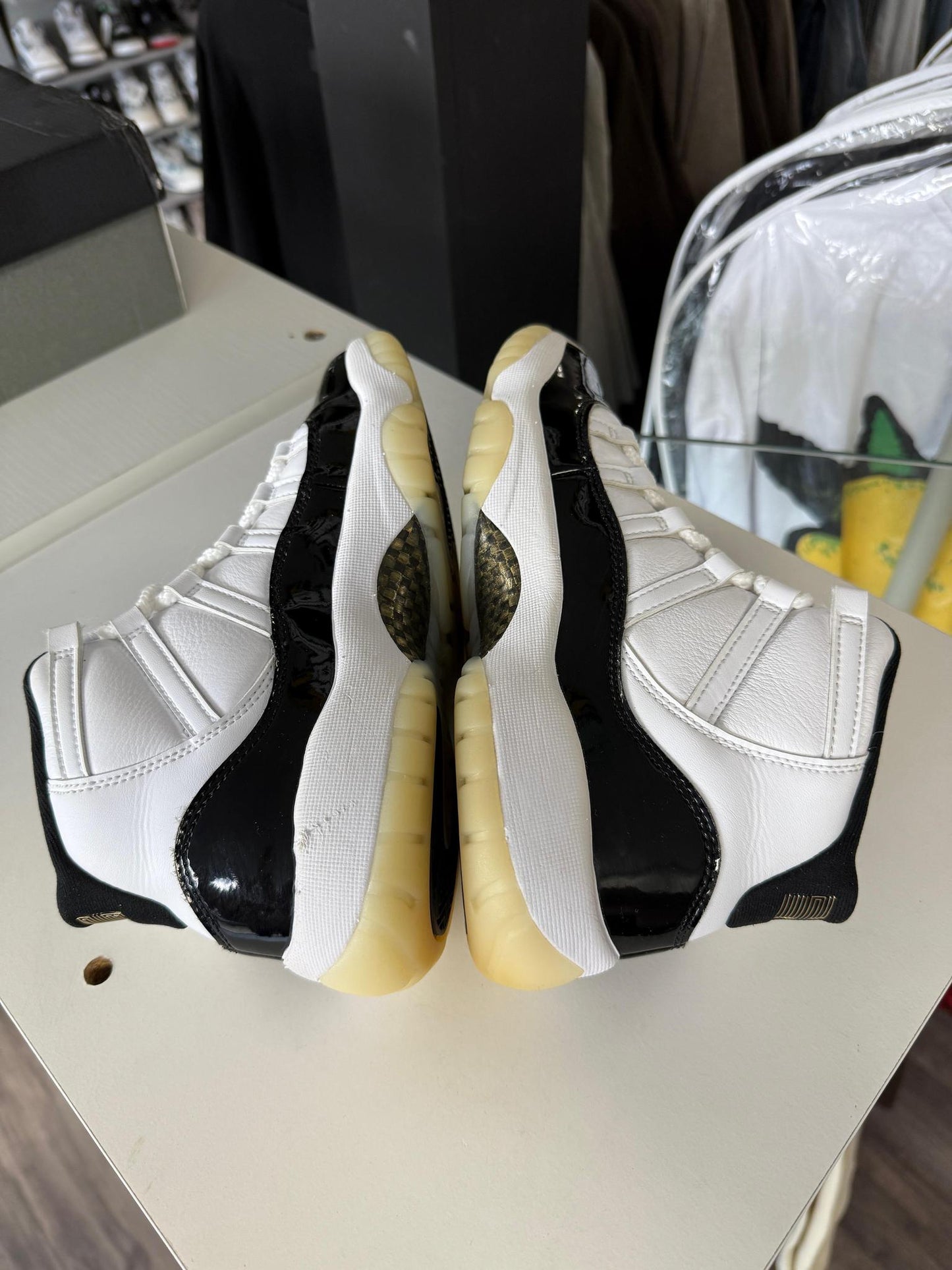 Jordan 11 "Gratitude" Used Size 7Y/8.5W