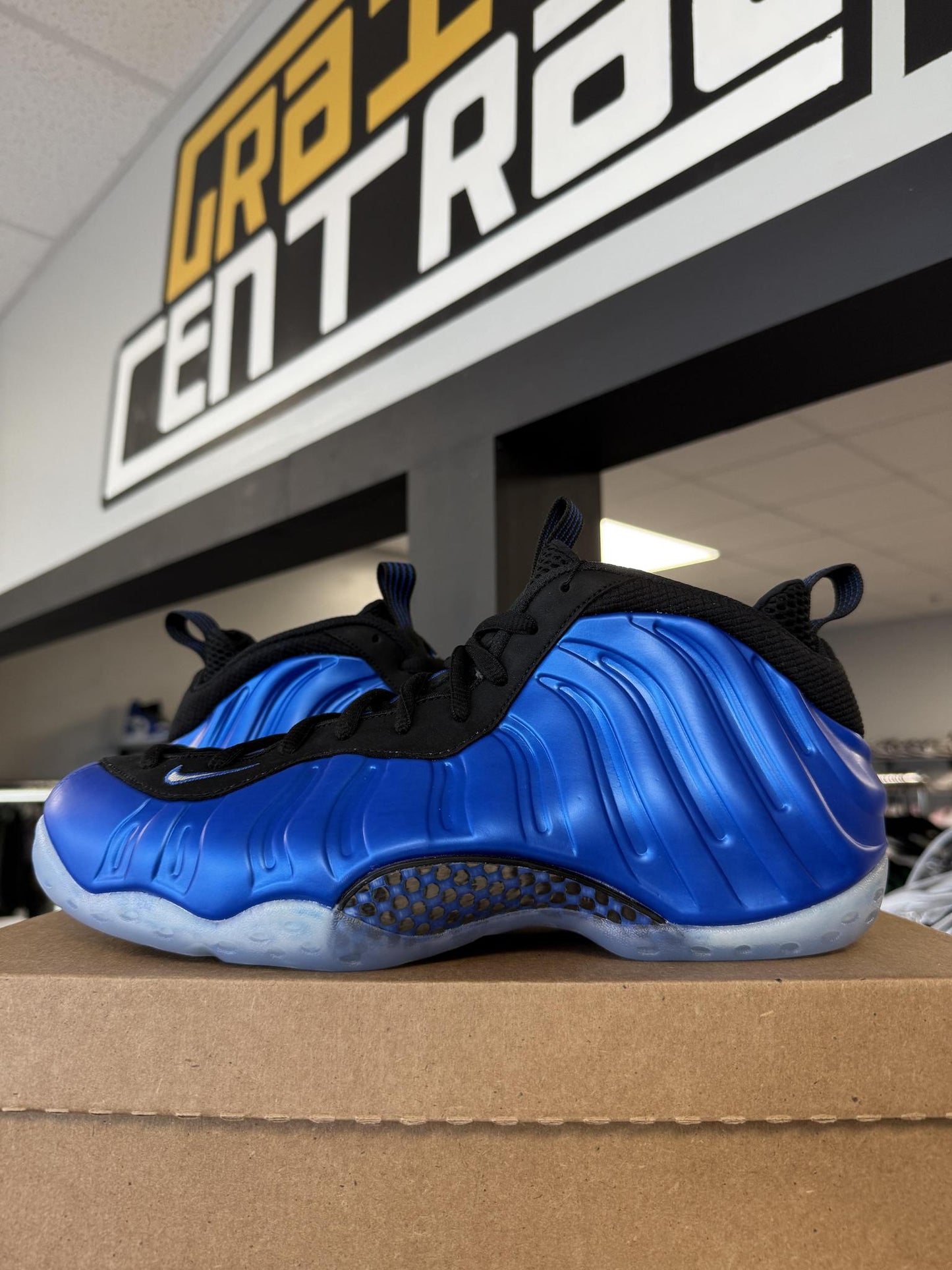 Nike Foamposite "Royal" Used Size 10.5