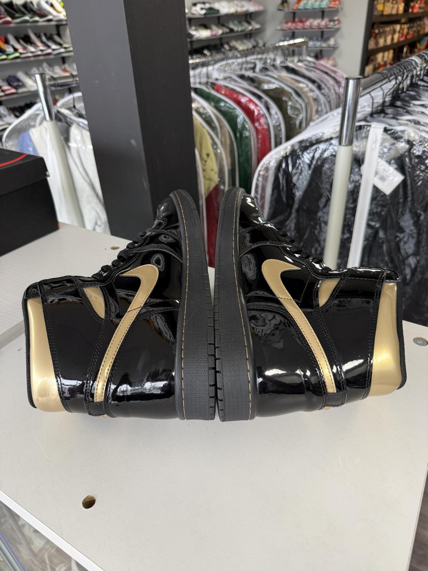 Jordan 1 "Black Gold Metallic" Used Size 12