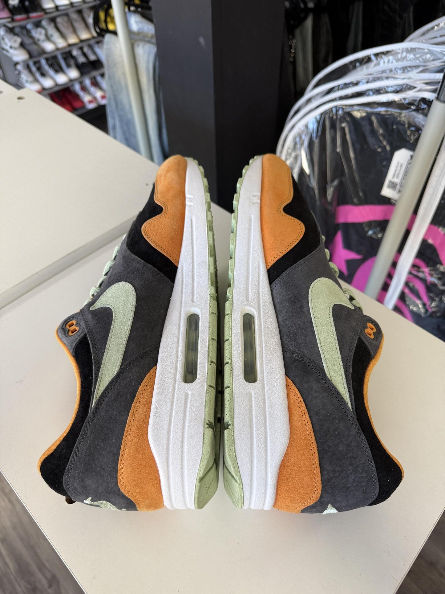 Nike Air Max 1 "Honeydew" Used Size 15