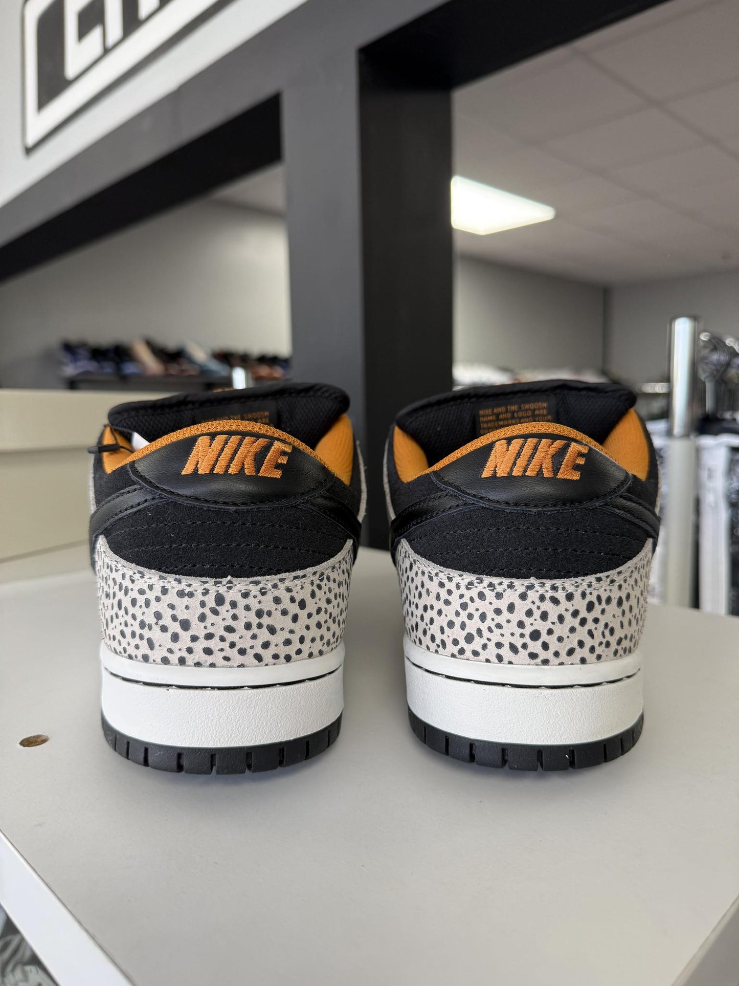 Nike SB Dunk Low "Olympic Safari" Used Size 13