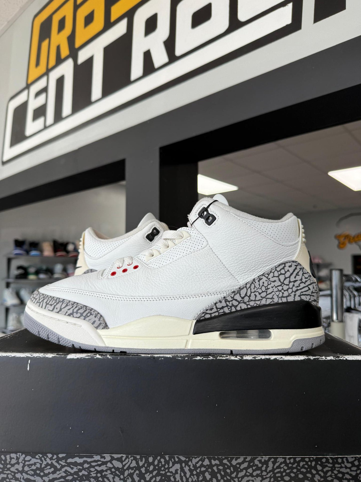 Jordan 3 "White Cement Reimagined" Used Size 10.5