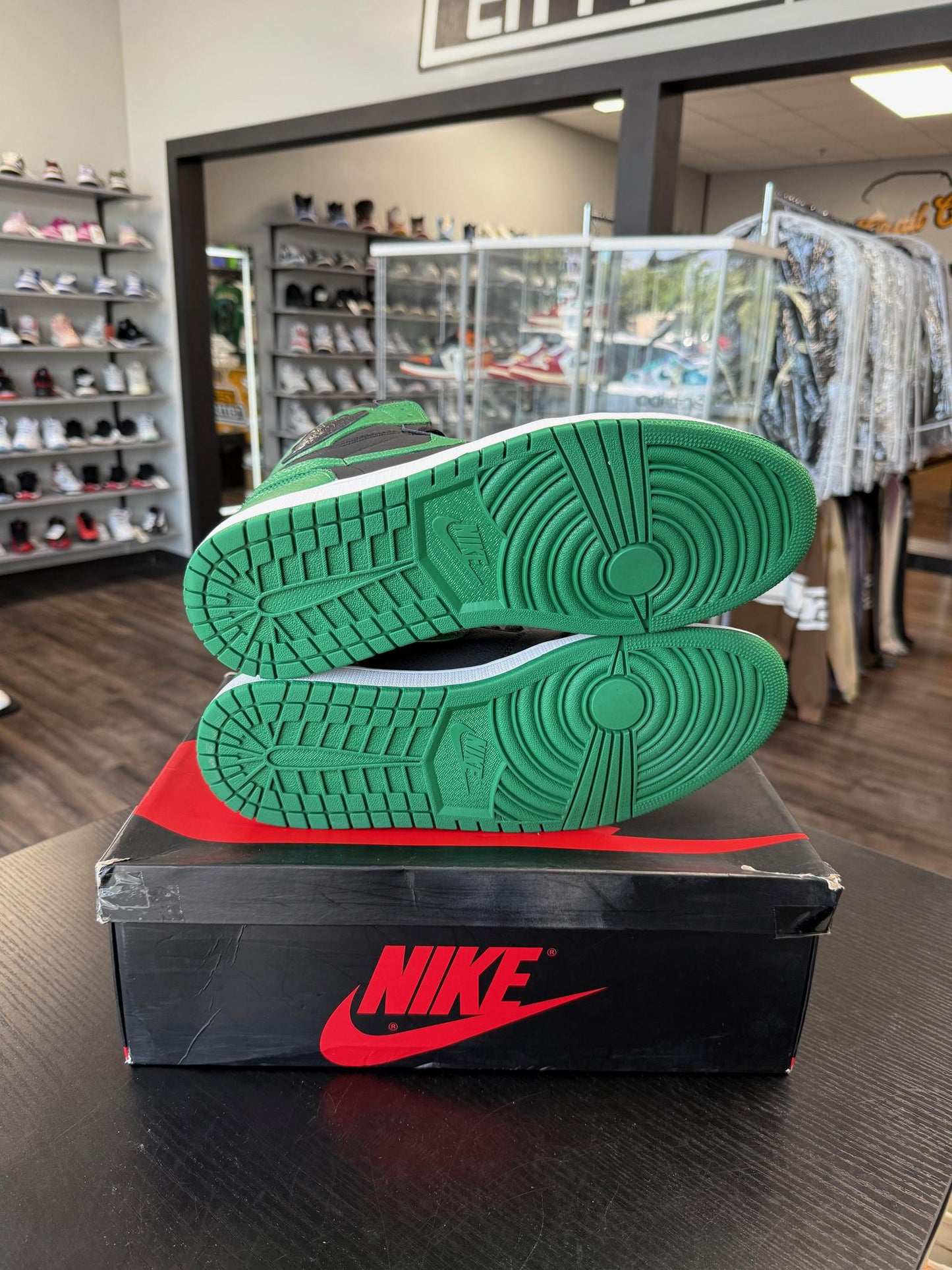 Jordan 1 "Pine Green 2.0" Used Size 13