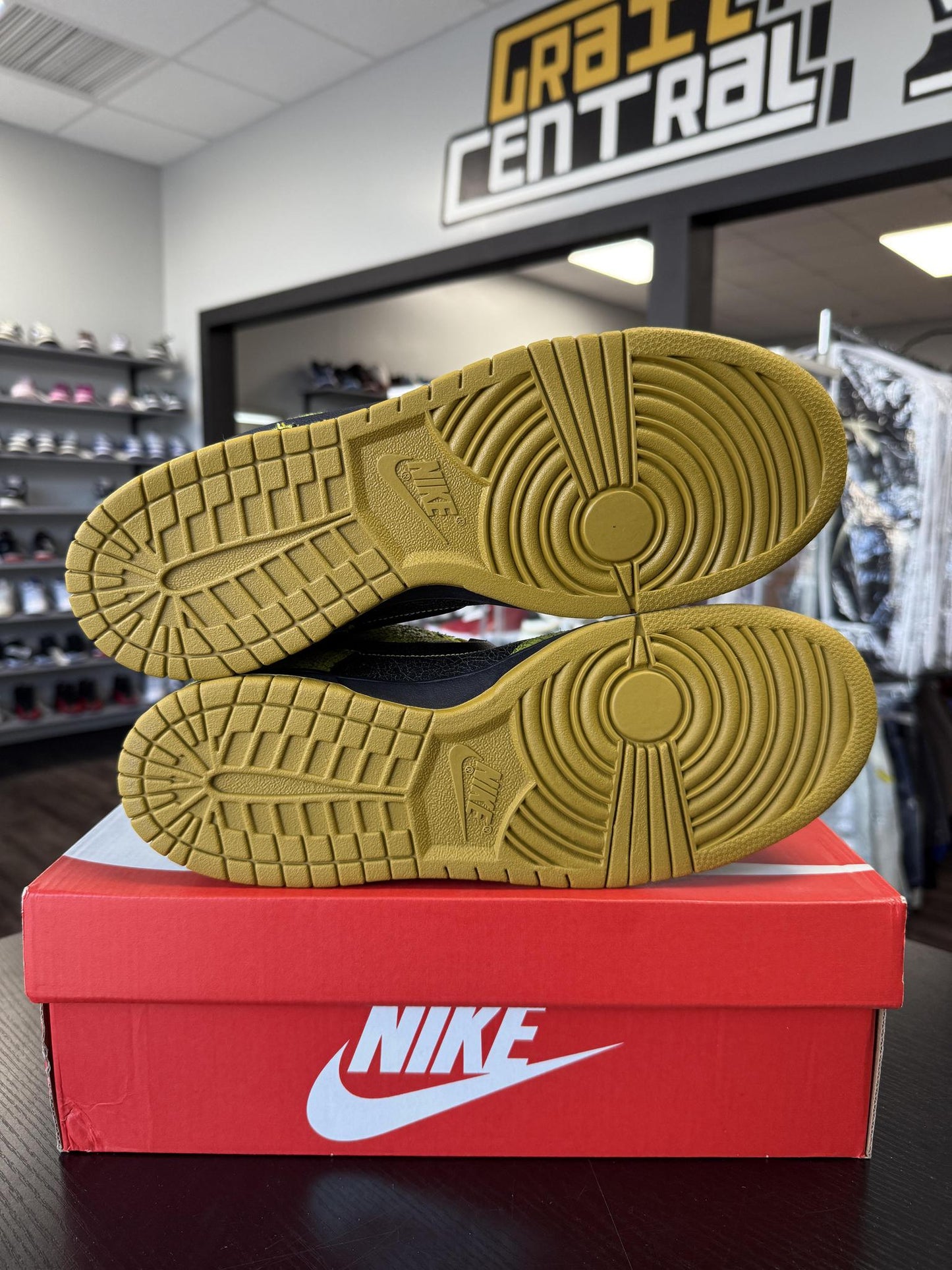 Nike Dunk Low "Halloween" 2024 Used Size 11