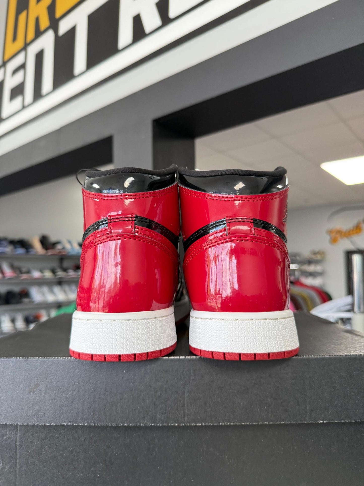 Jordan 1 "Patent Bred" Used Size 7Y/8.5W