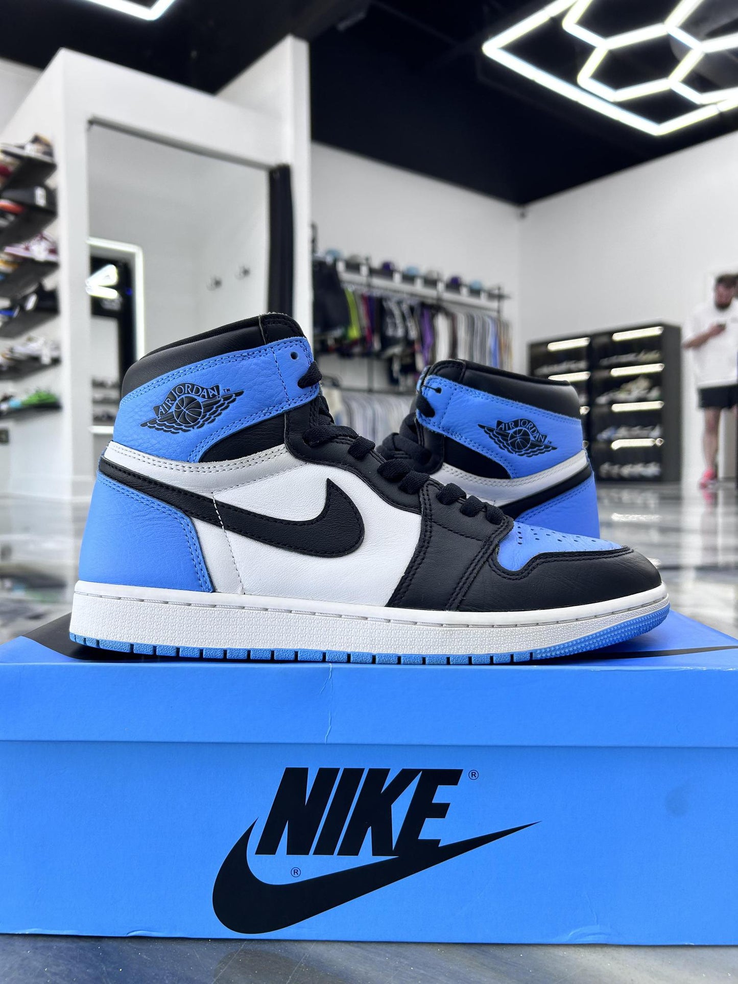 Jordan 1 "UNC Toe" Used Size 9.5