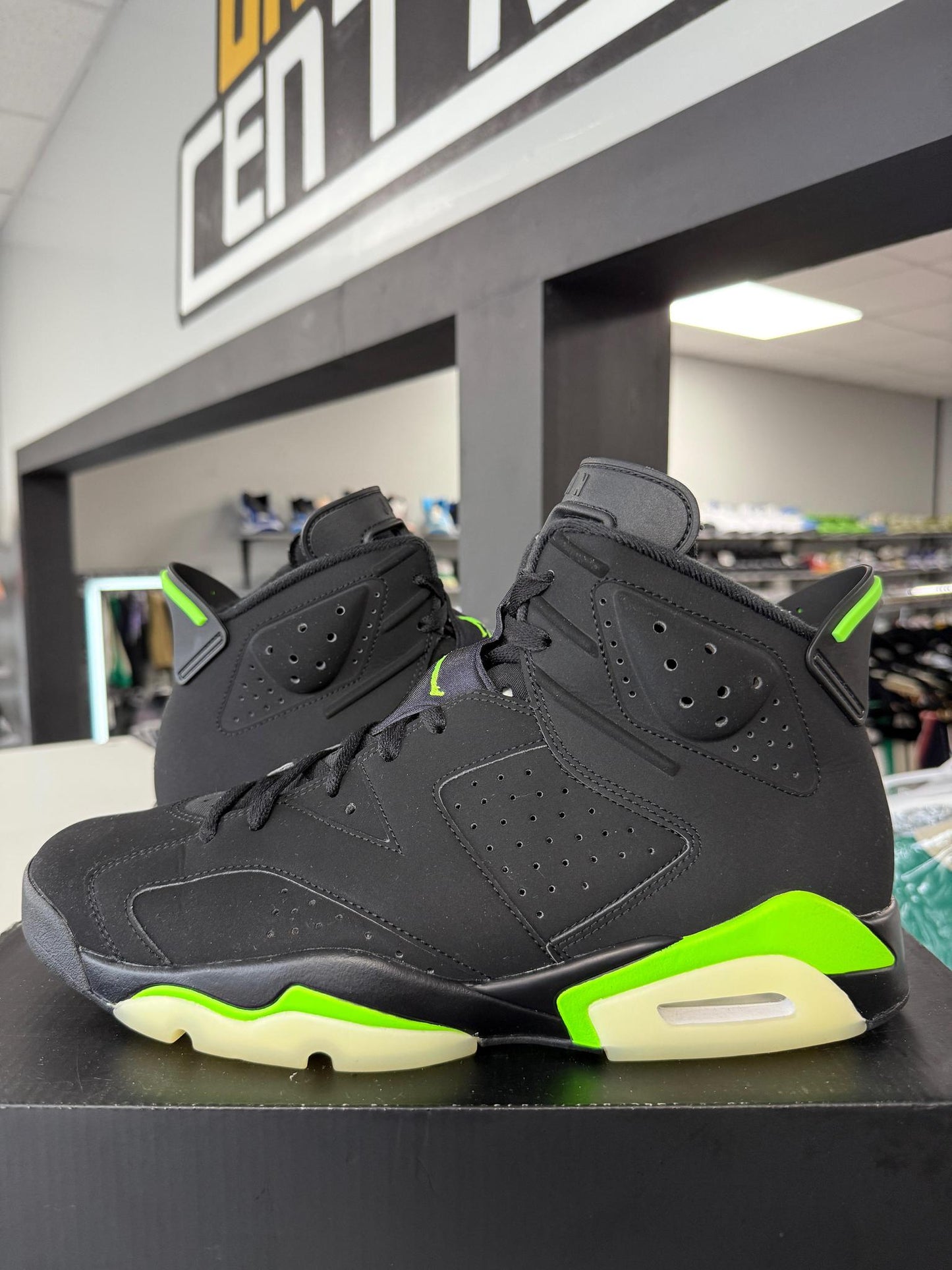 Jordan 6 "Electric Green" Used Size 12
