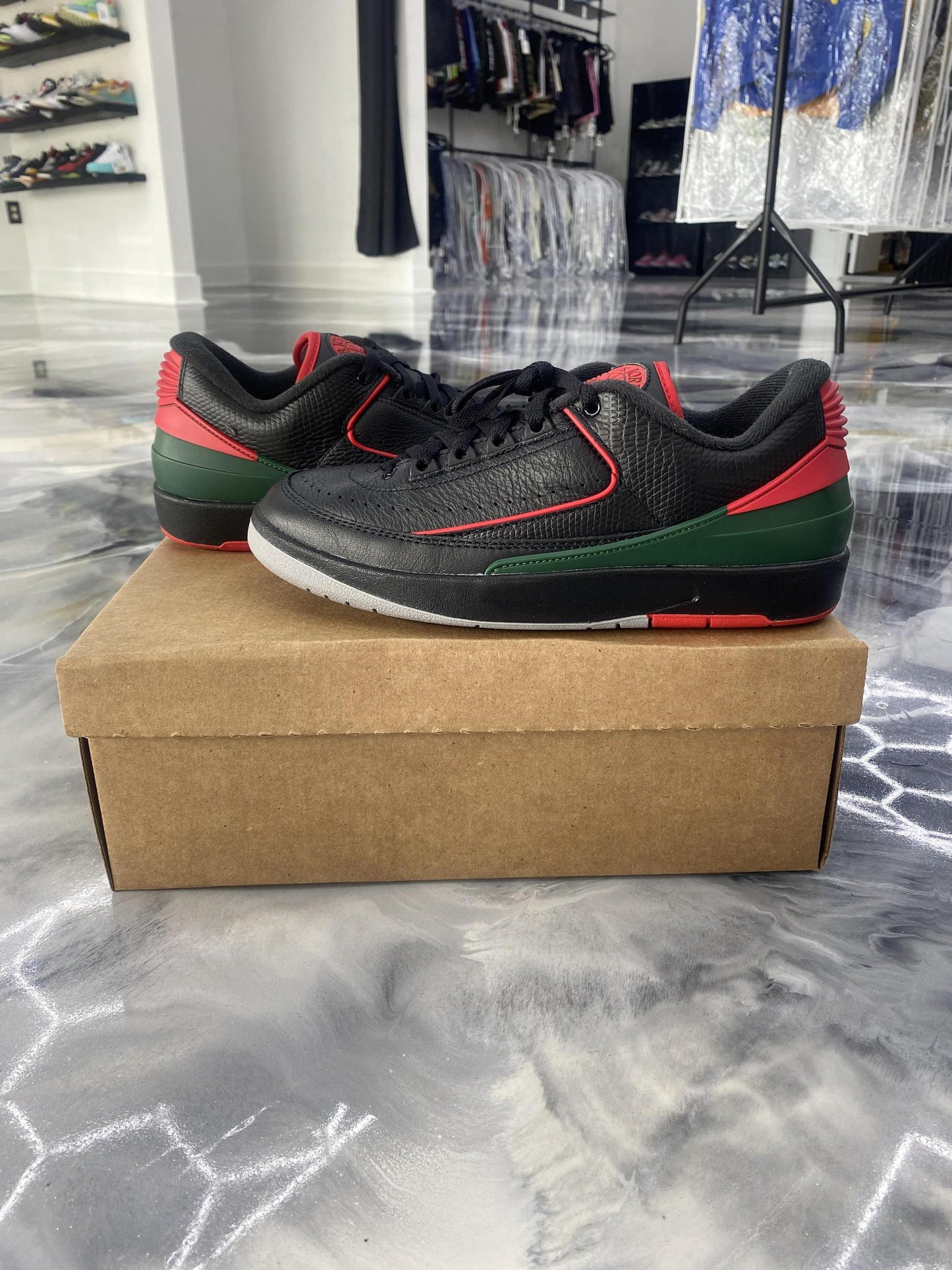 Jordan 2 Low "Christmas" Used Size 8.5