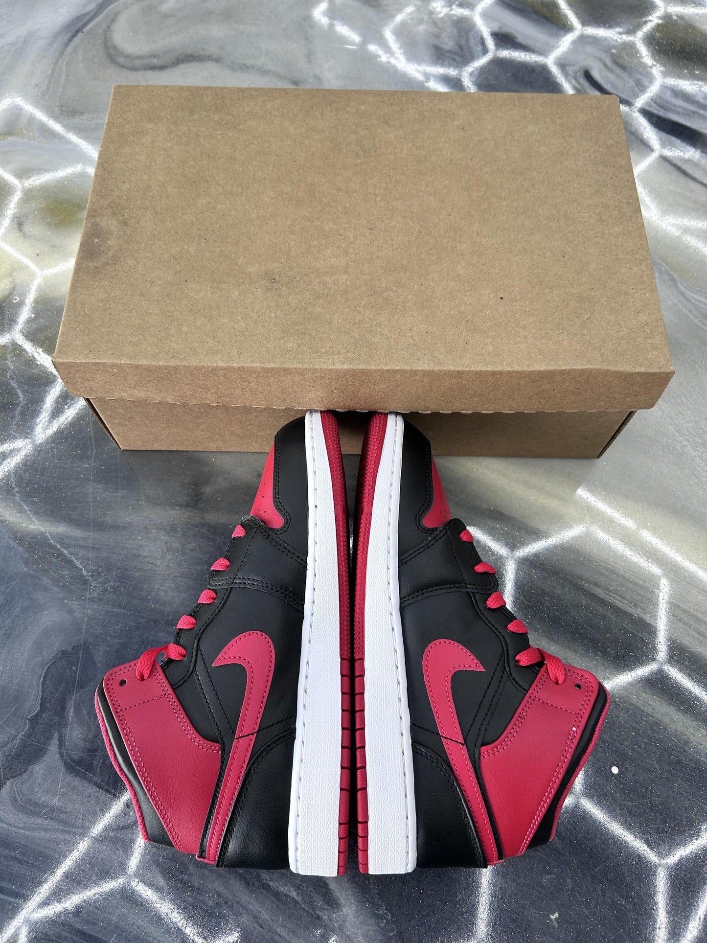 Jordan 1 Mid Alternate Bred Used Size 6Y/7.5W