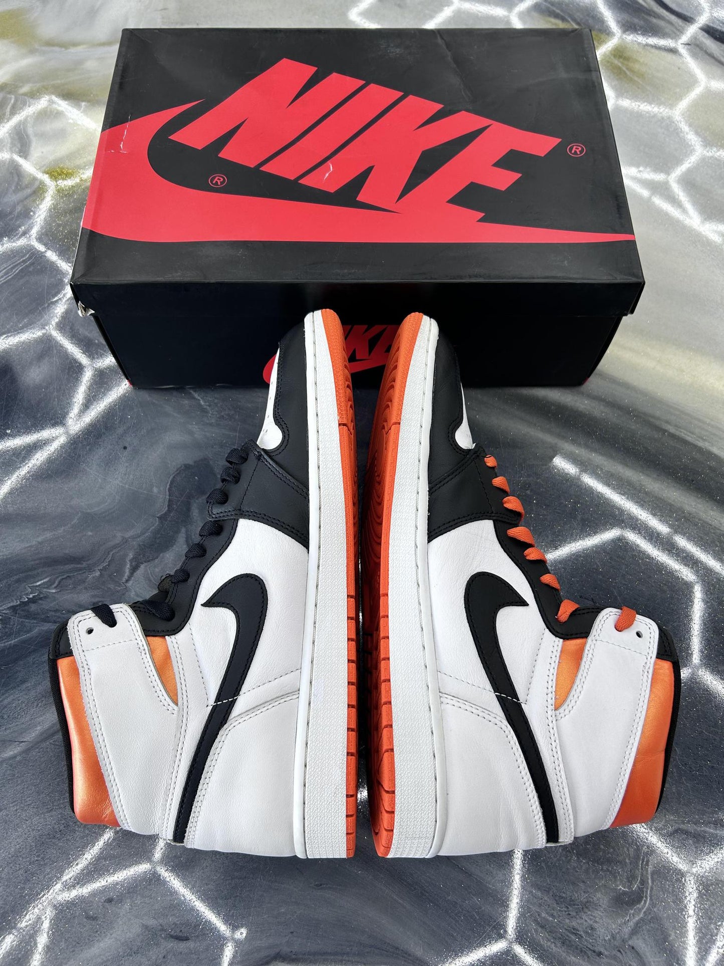 Jordan 1 "Electro Orange" Used Size 12