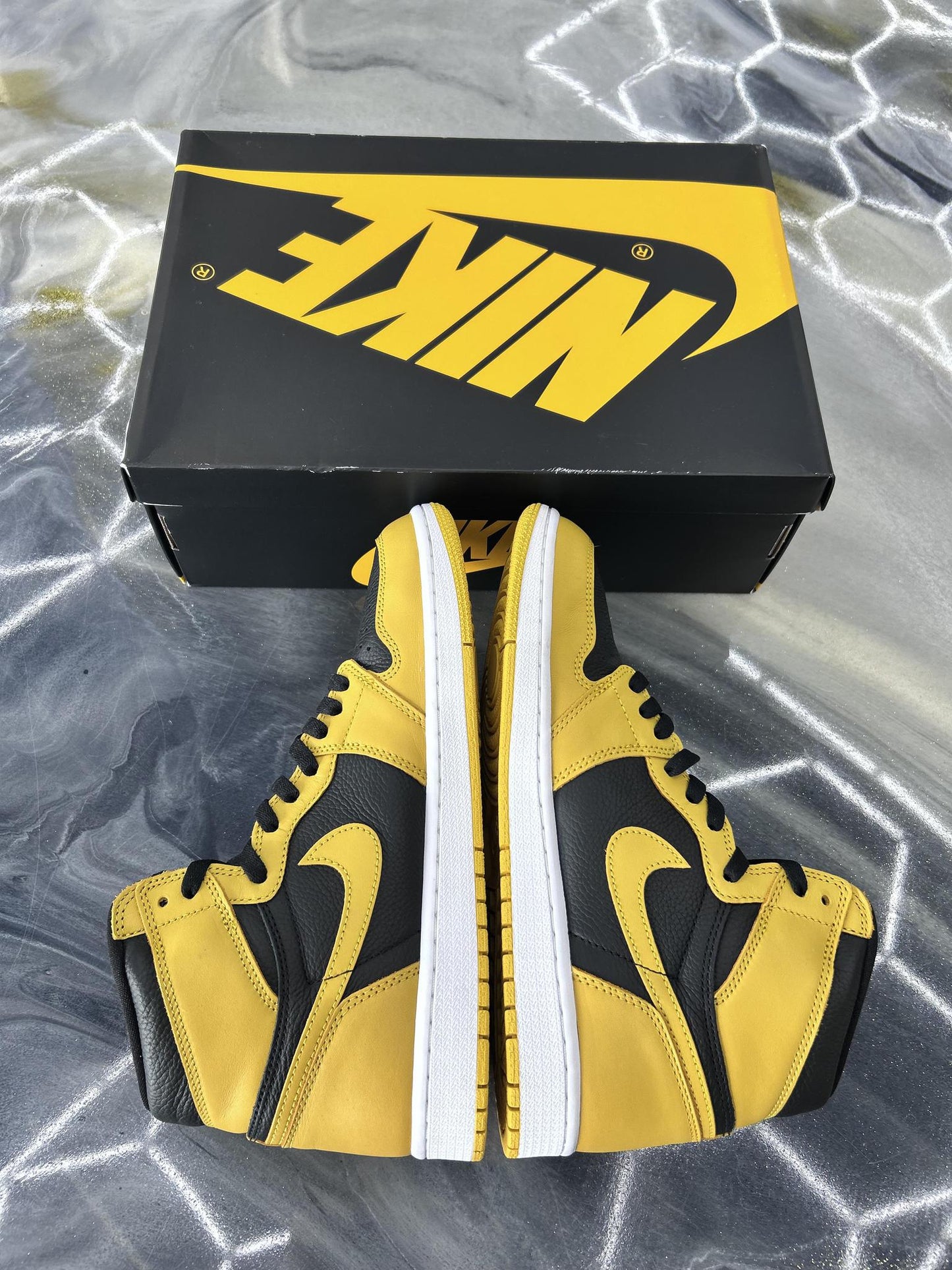 Jordan 1 "Pollen" Used Size 10.5