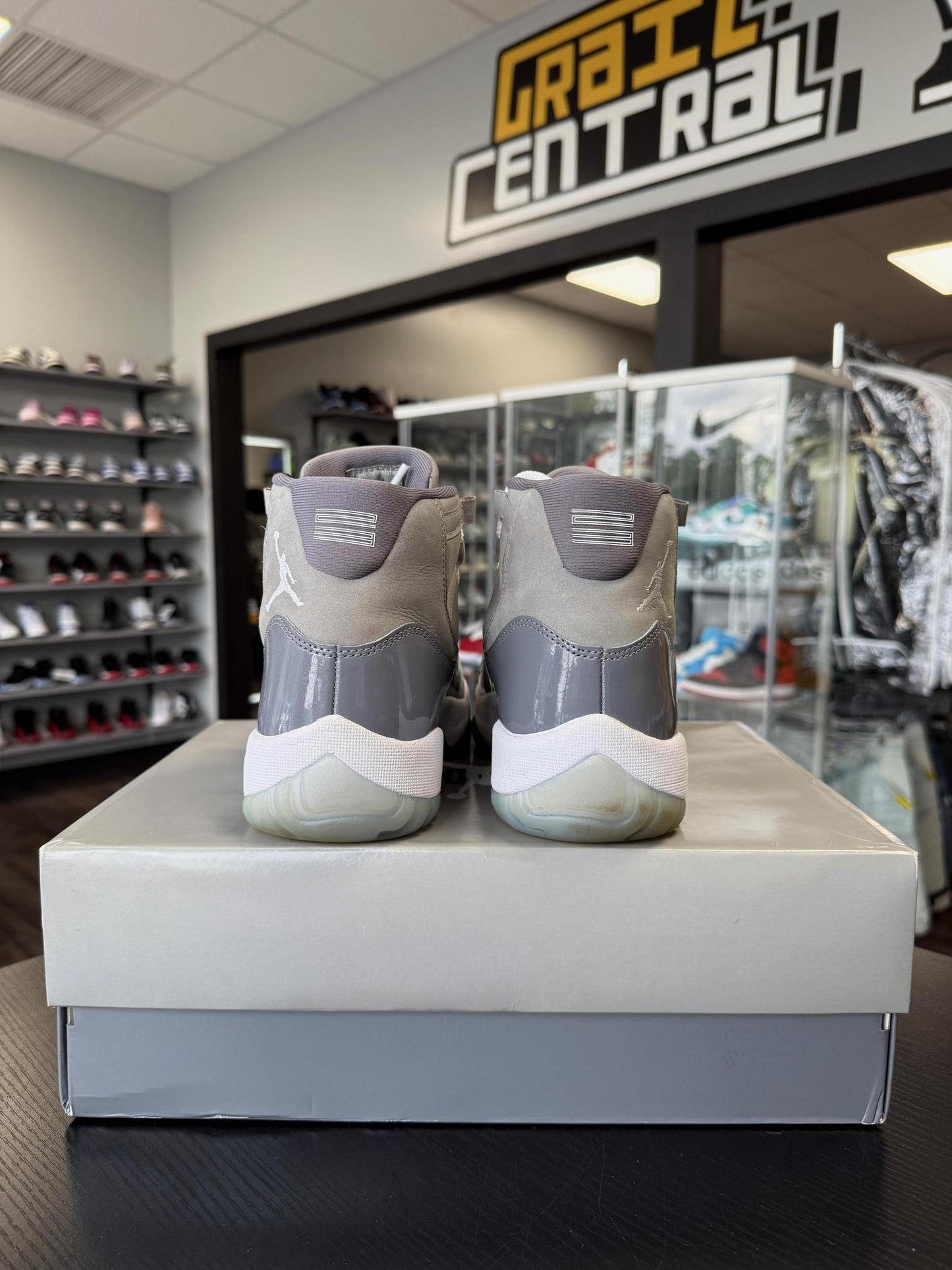 Jordan 11 Cool Grey Used Size 9