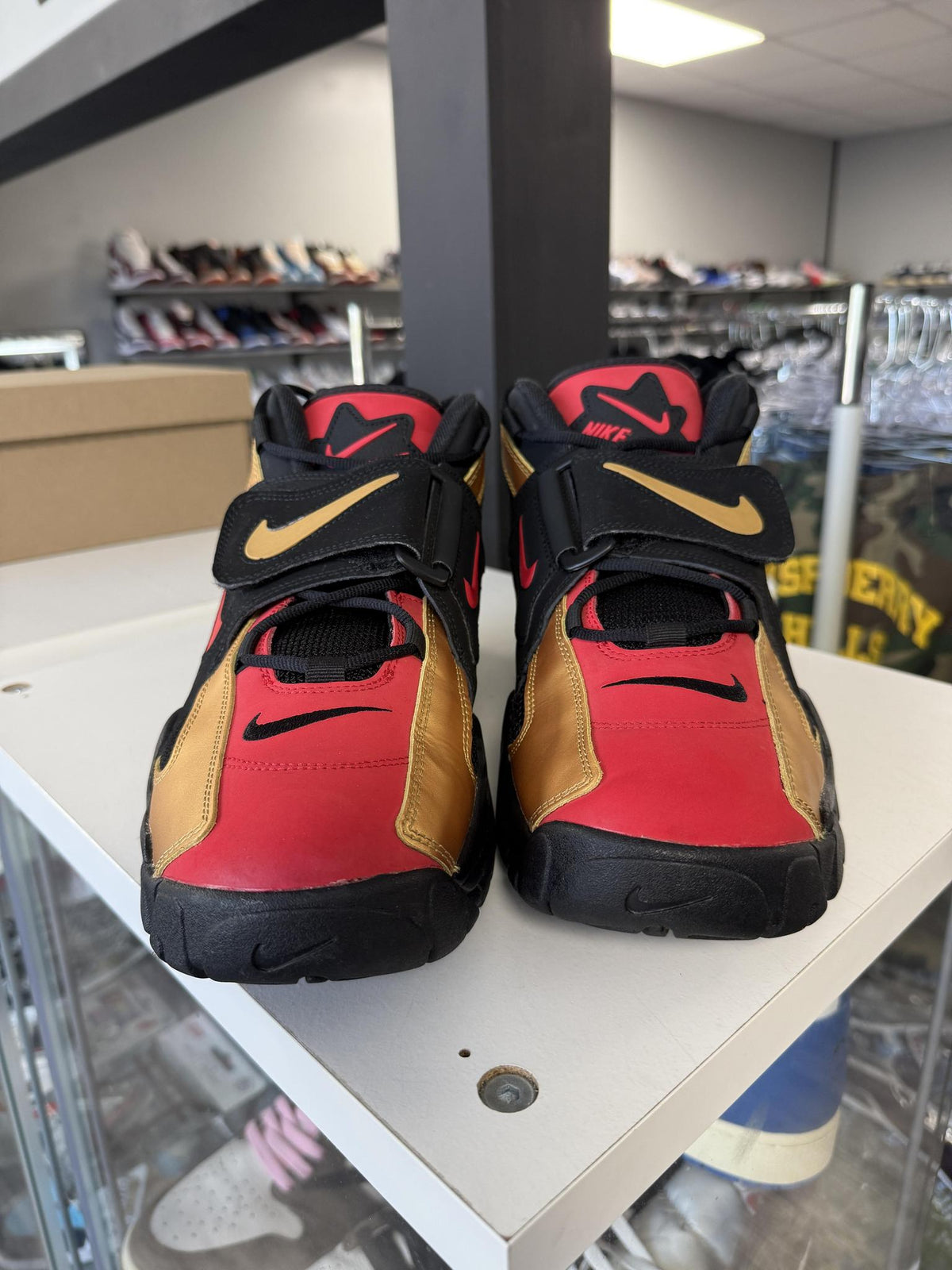 Nike Air Barrage "Black Metallic Gold" Used Size 11.5