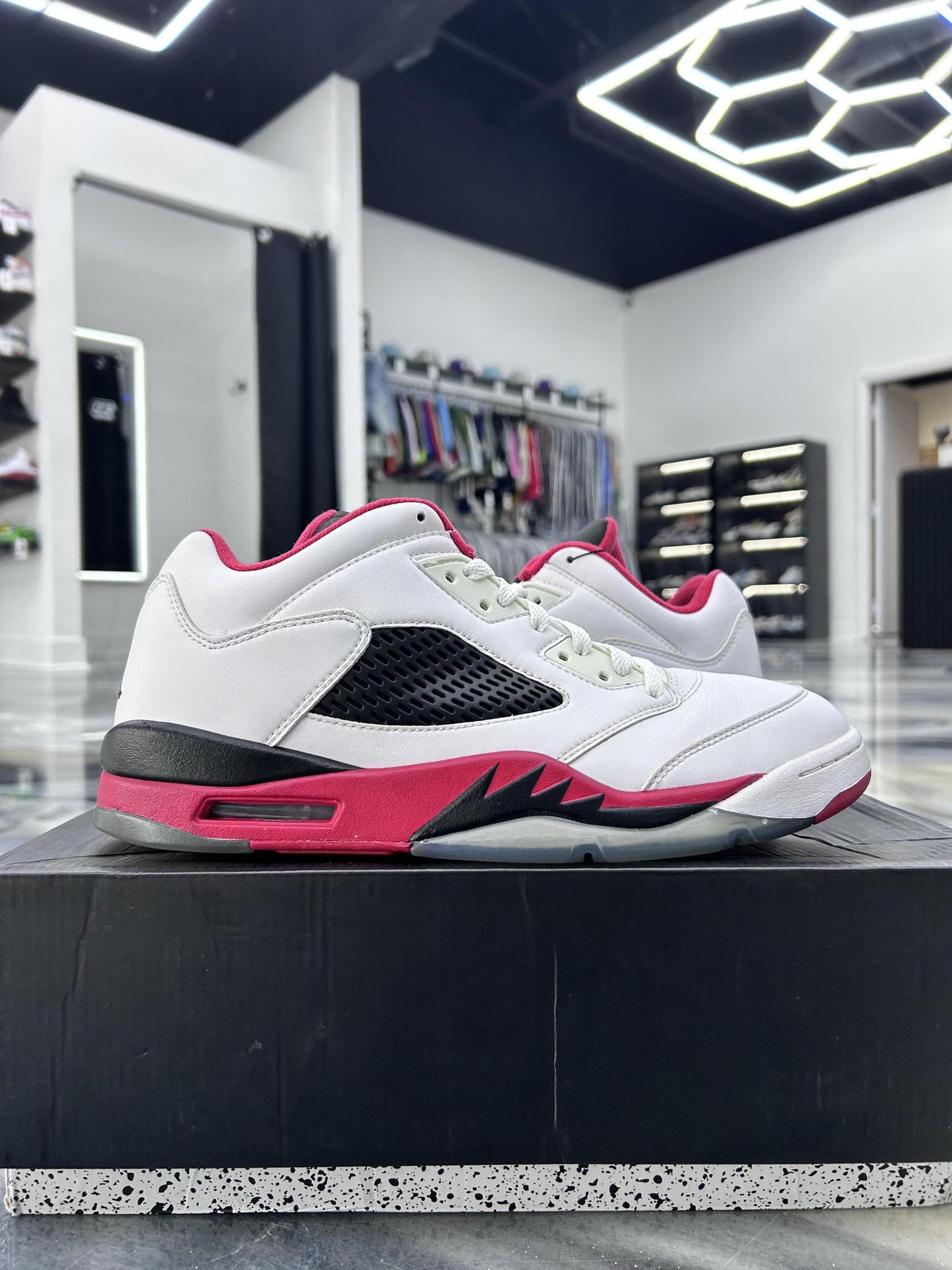 Jordan 5 Low "Fire Red" Size 9