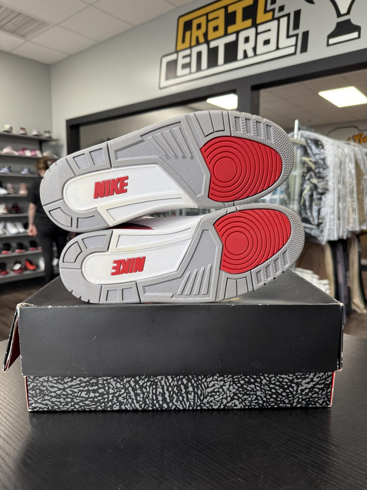 Jordan 3 "Fire Red" Used Size 11