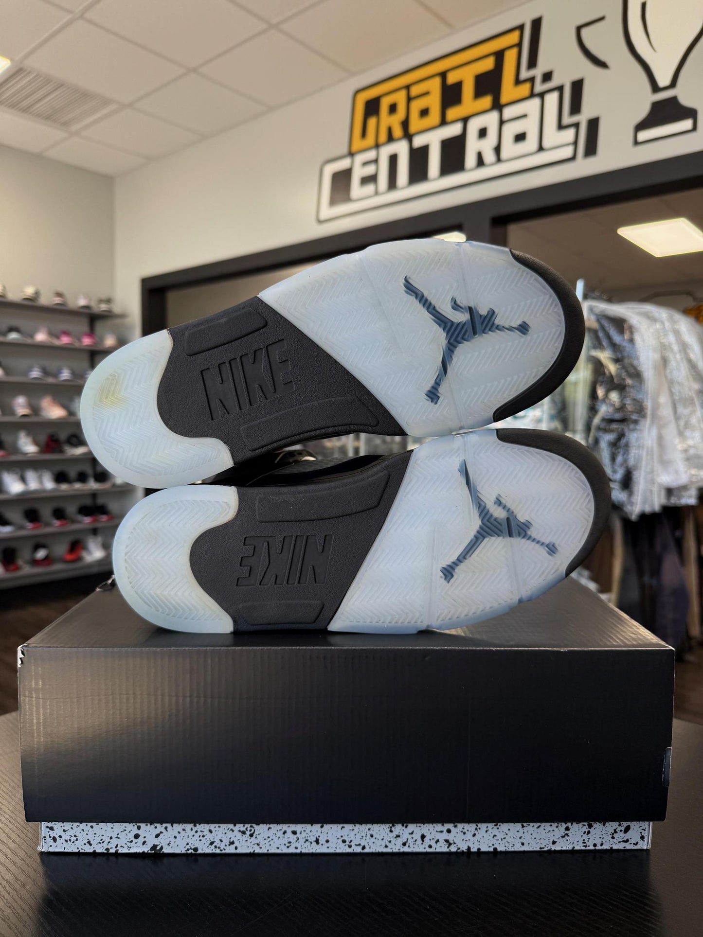 Jordan 5 "Metallic Reimagined" Used Size 11.5
