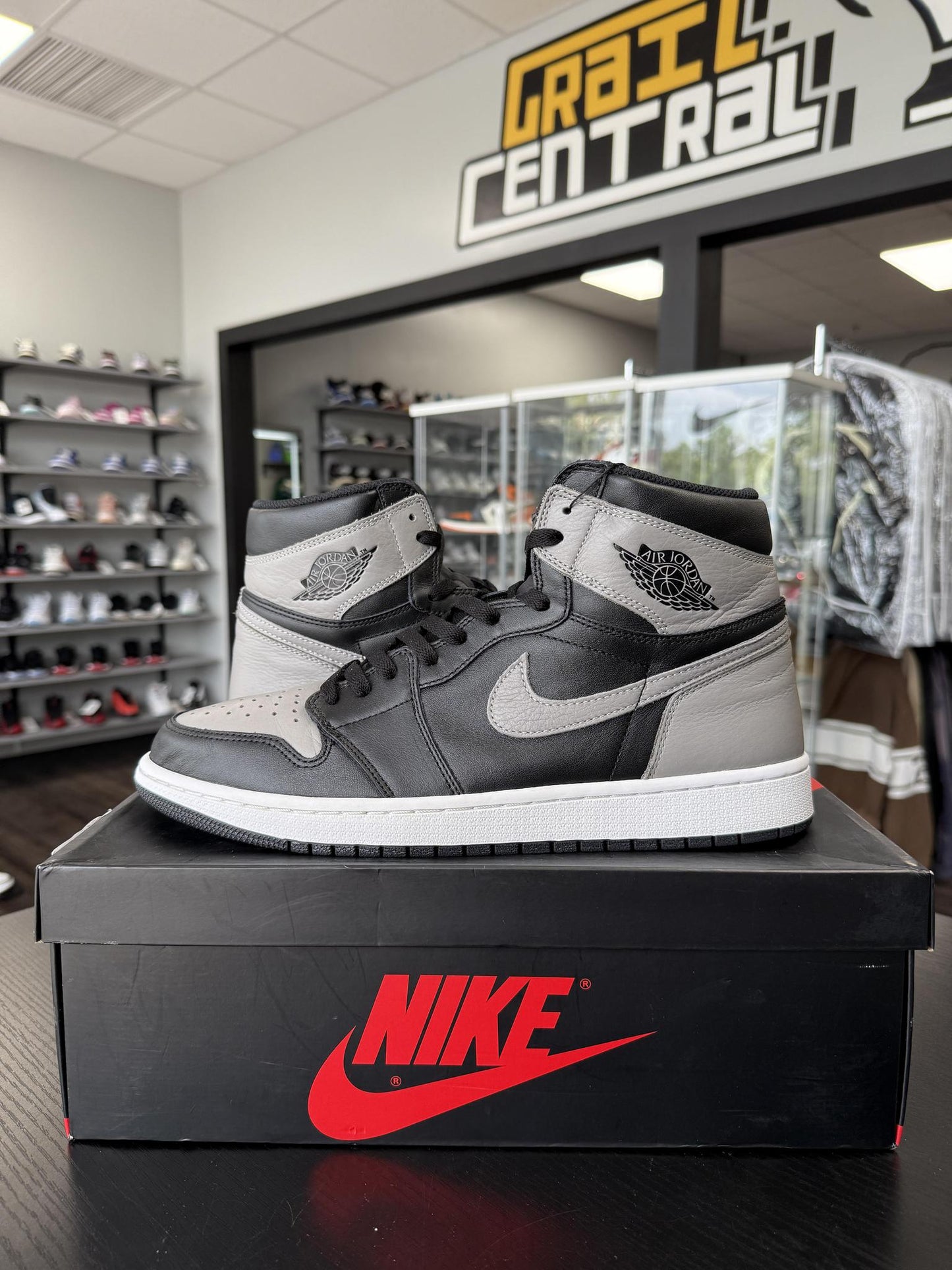 Jordan 1 "Shadow" Used Size 12