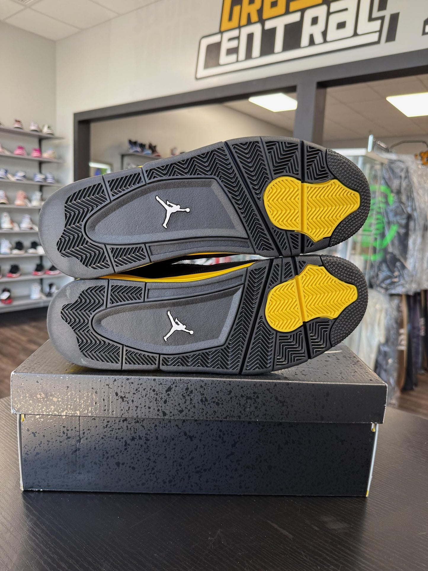 Jordan 4 "Thunder" Used Size 14