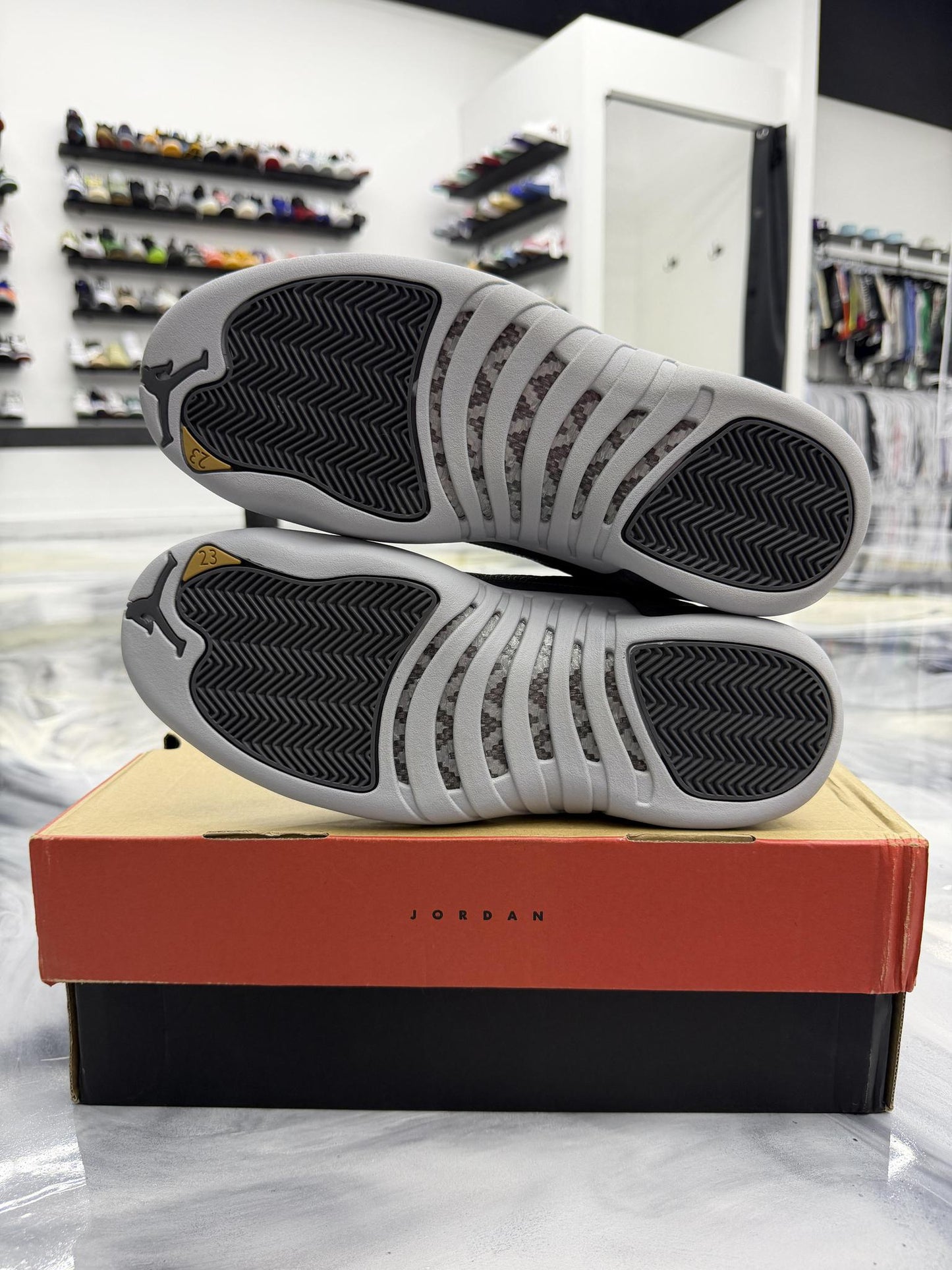 Jordan 12 Dark Grey Used Size 10