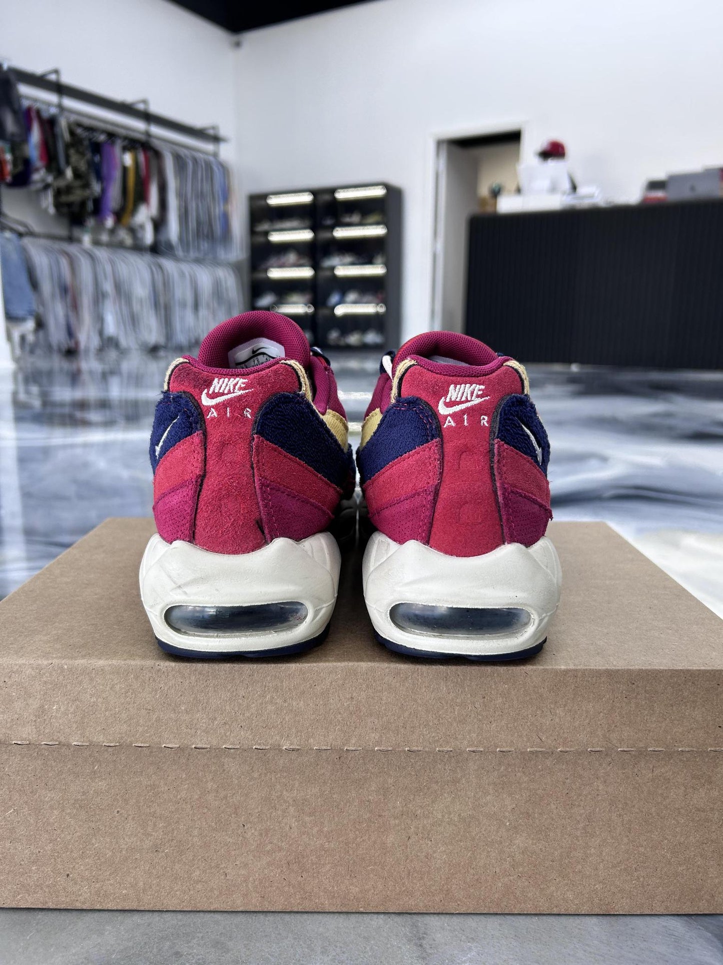 Nike Air Max 95 "Red Navy Gold" Size 8.5