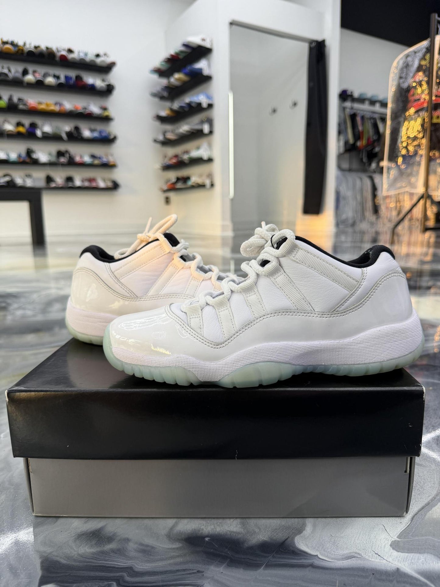 Jordan 11 Low Legend Blue Used 7Y/8.5W