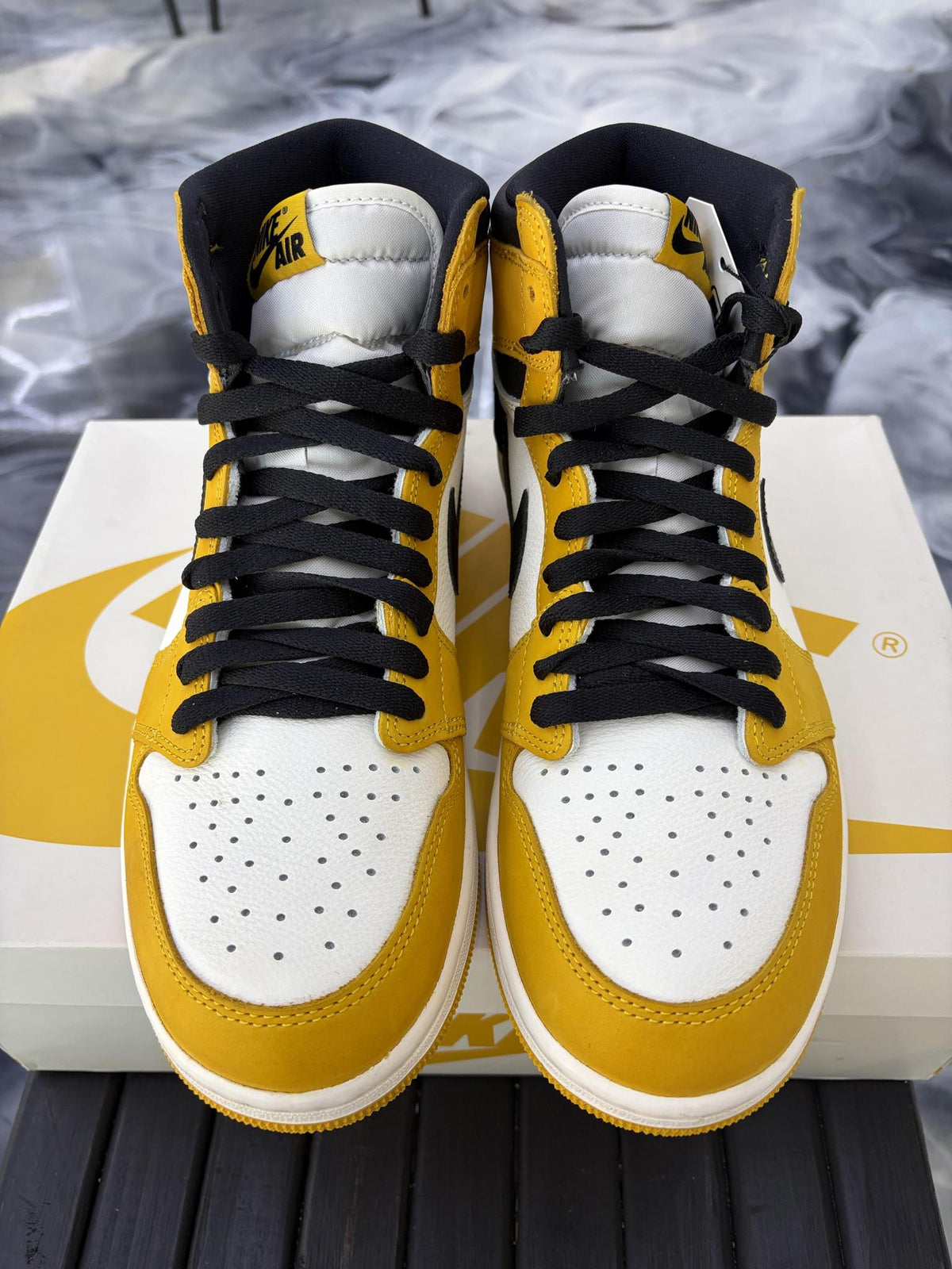 Jordan 1 "Yellow Ochre" Used Size 9