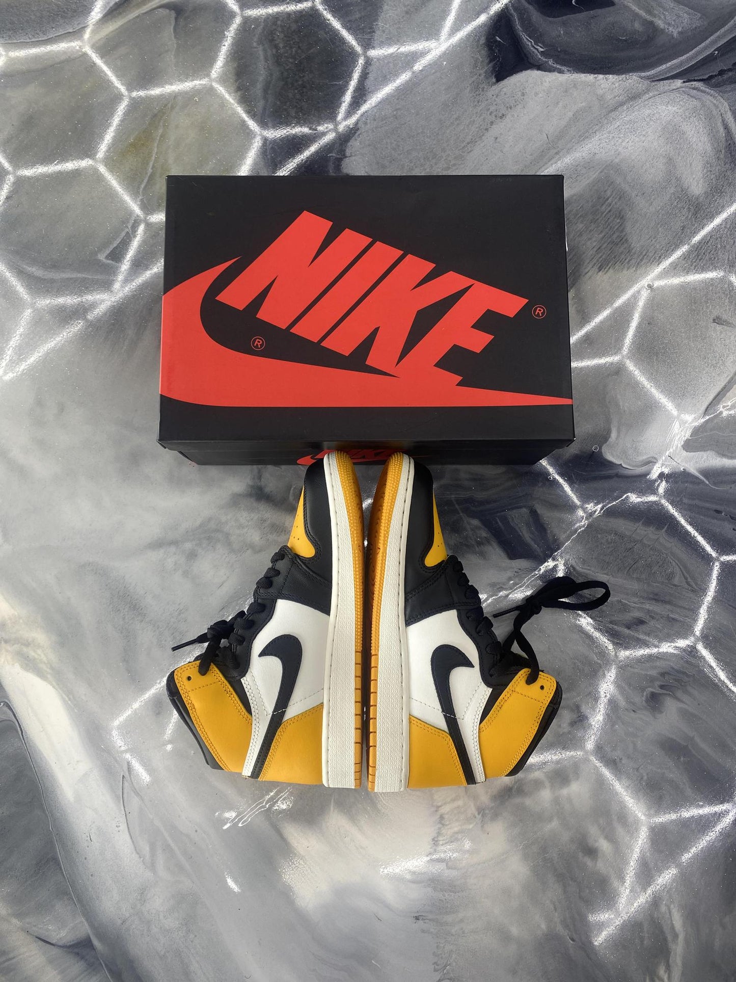 Jordan 1 "Taxis" Used Size 6Y/7.5W