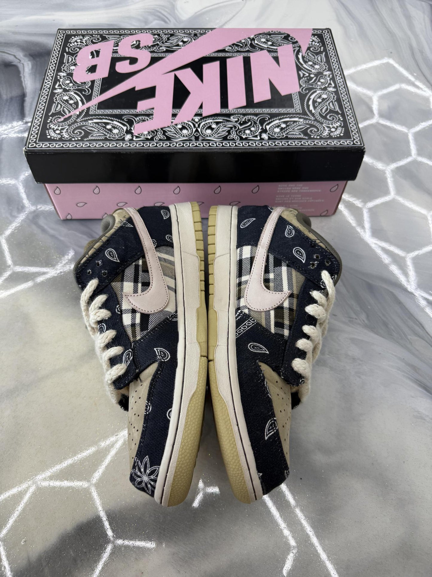 Nike SB Dunk Low X Travis Scott "Black/Parachute Beige" Used Special Box Size 8.5