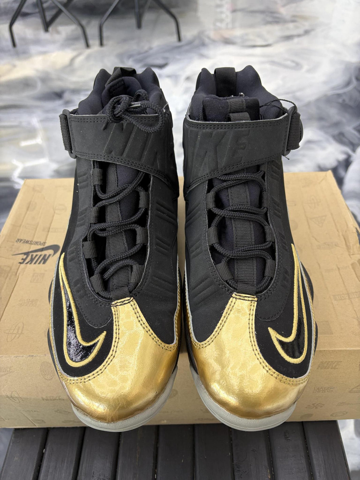 Nike Air Griffey Max 1 "Black Metallic Gold" Used Size 10