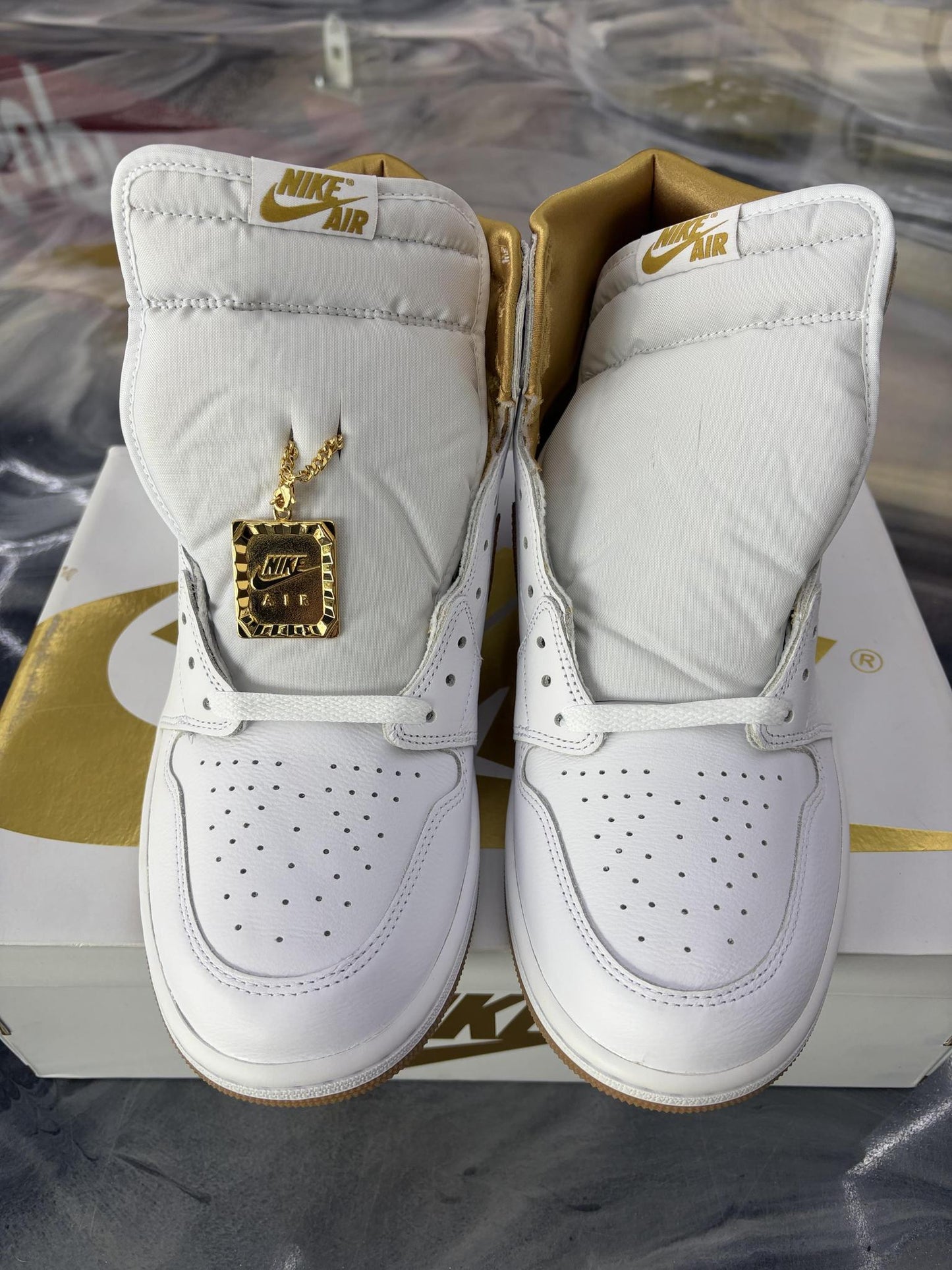 Jordan 1 "Metallic Gold" Used Size 12.5W/11M
