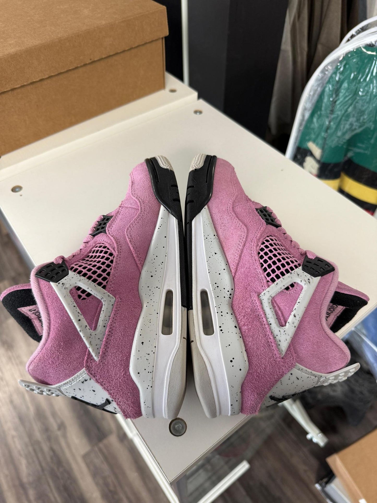 Jordan 4 "Orchid" Used Size 5Y/6.5W